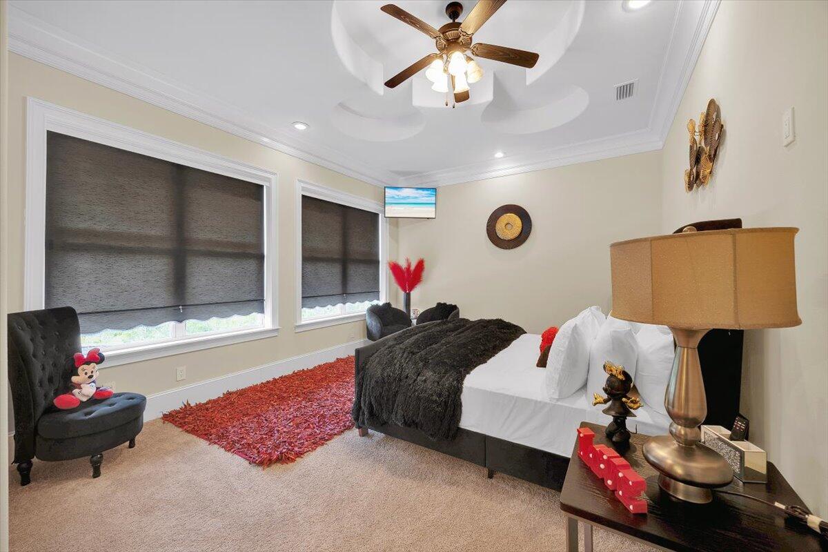 ROYAL PALMS - Residential