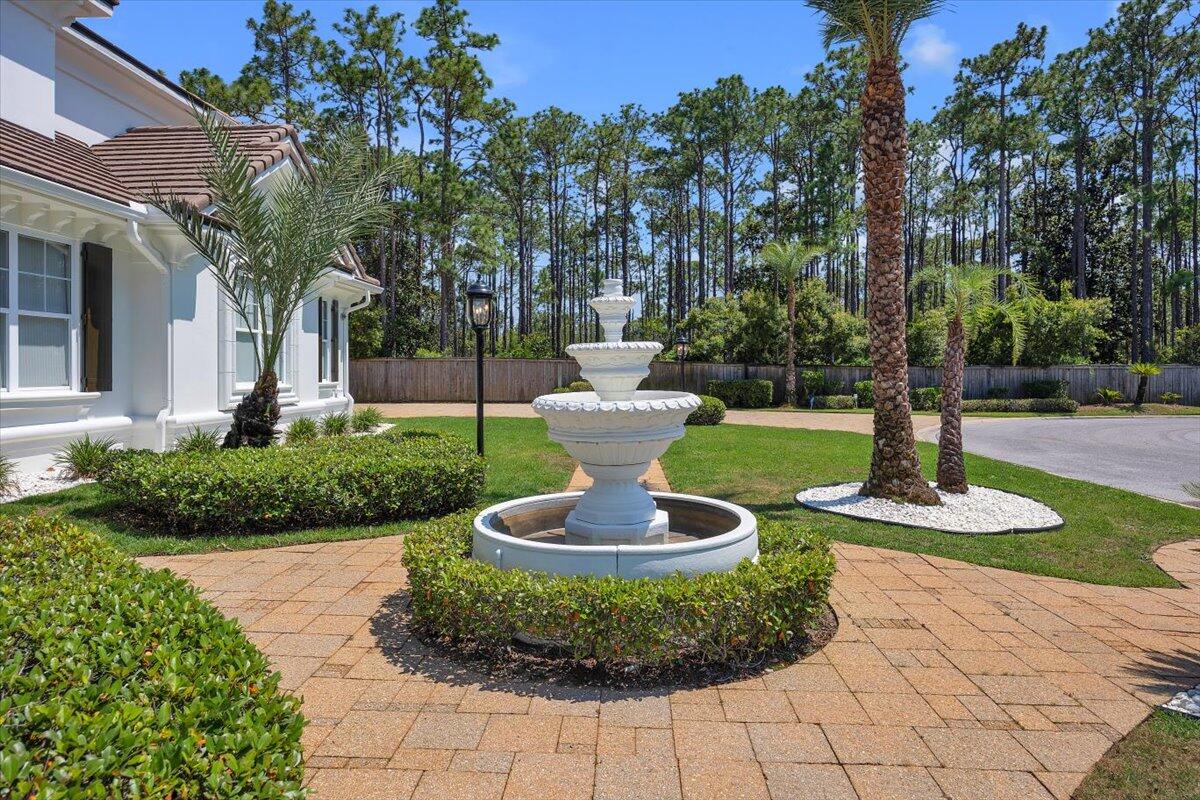 ROYAL PALMS - Residential