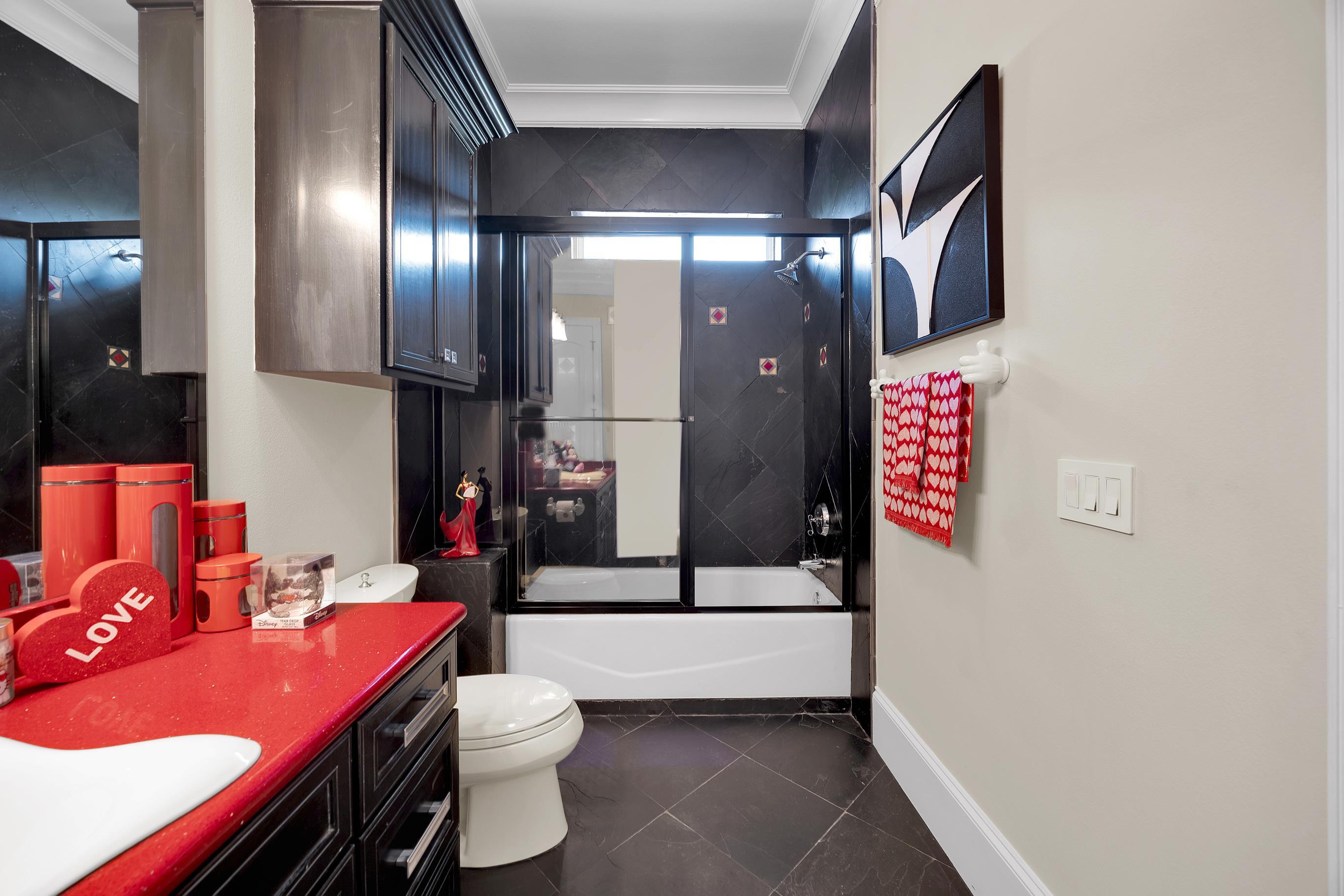 ROYAL PALMS - Residential
