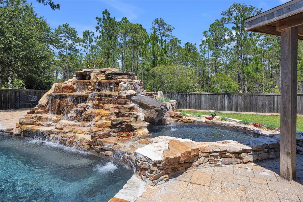 ROYAL PALMS - Residential