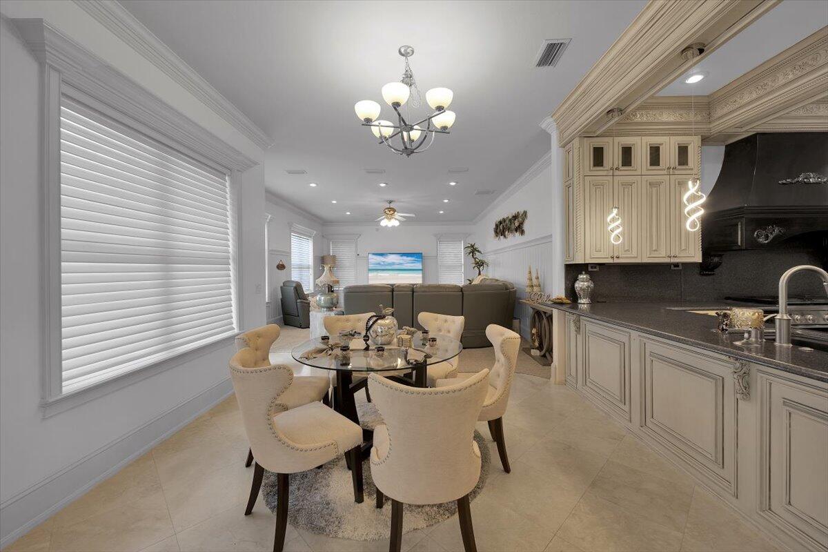 ROYAL PALMS - Residential