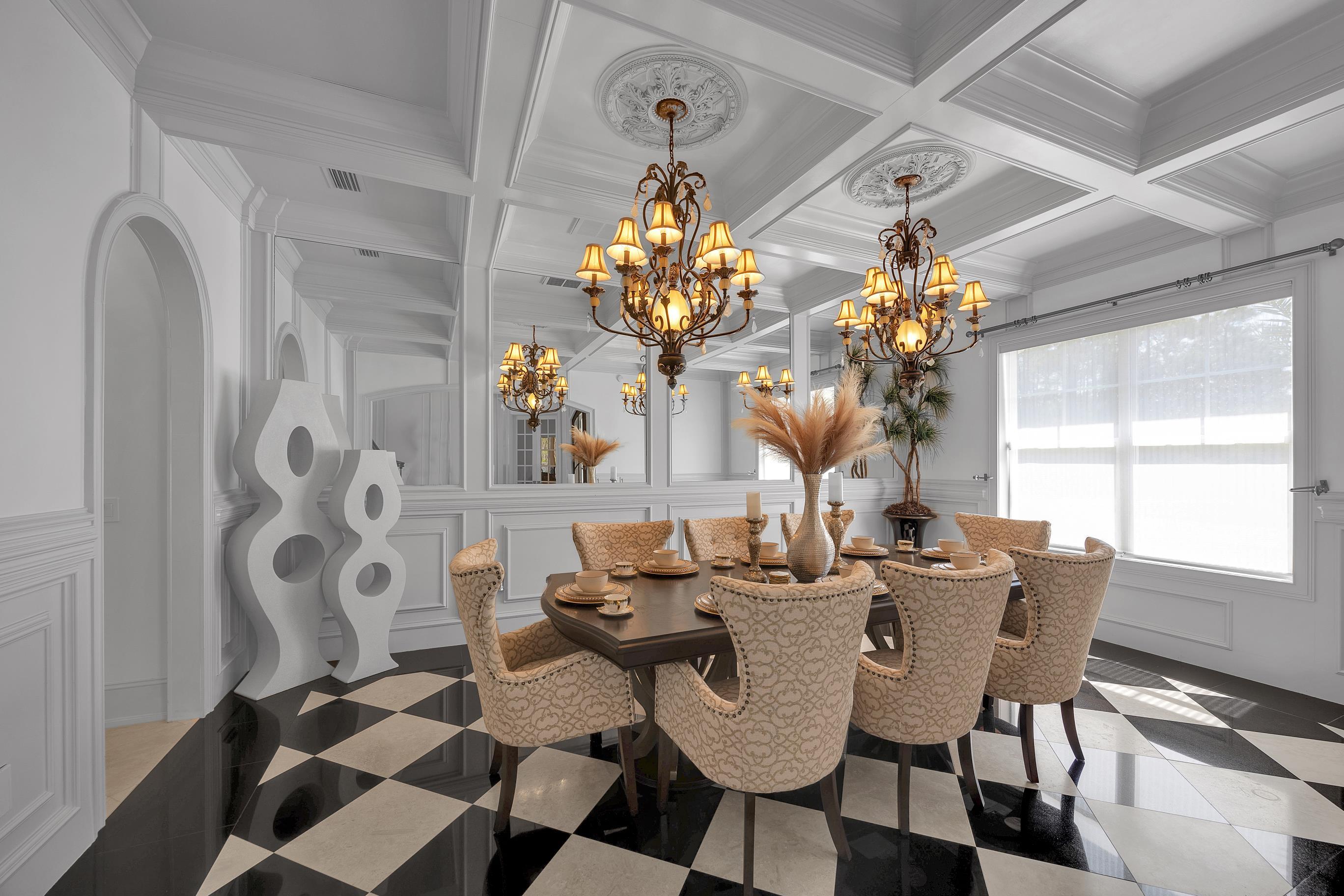 ROYAL PALMS - Residential