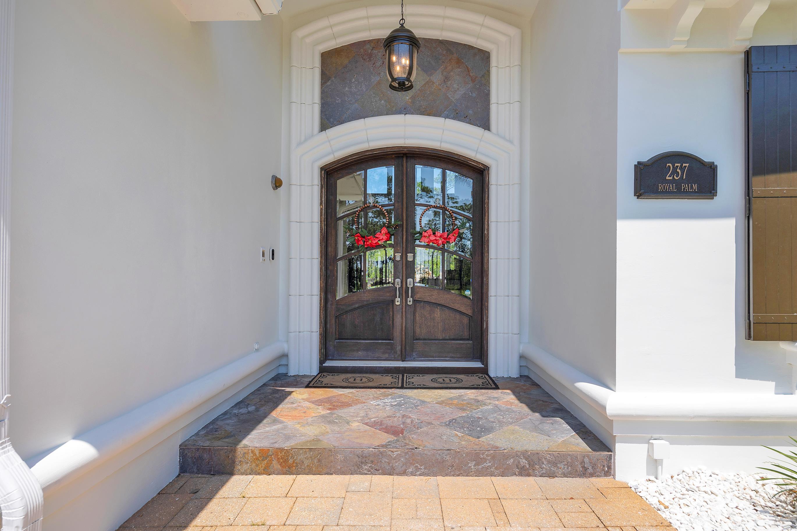 ROYAL PALMS - Residential
