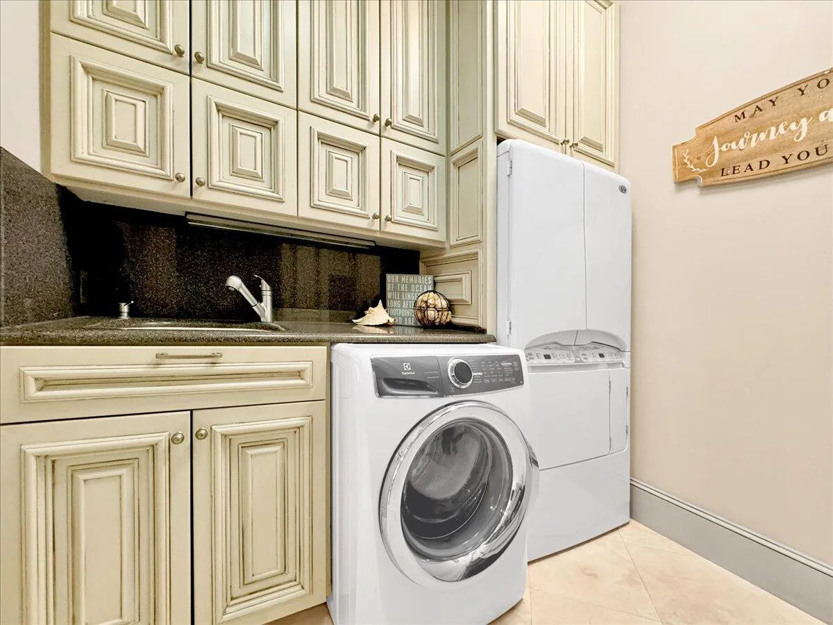 Santa Rosa Beach, Florida, 32459, United States, 5 Bedrooms Bedrooms, ,6 BathroomsBathrooms,Residential,Active,1771503