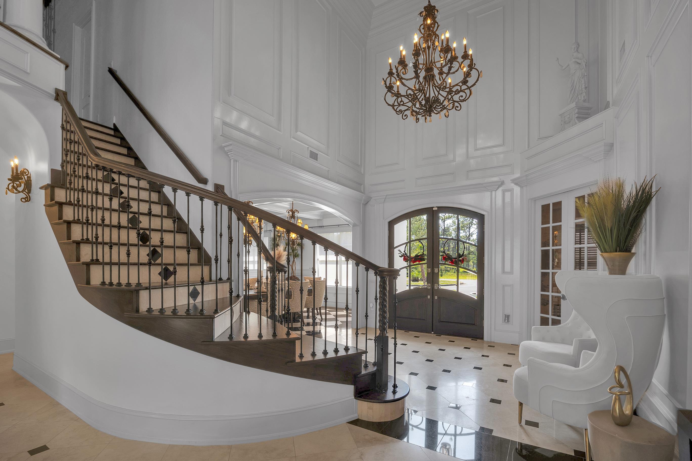 ROYAL PALMS - Residential