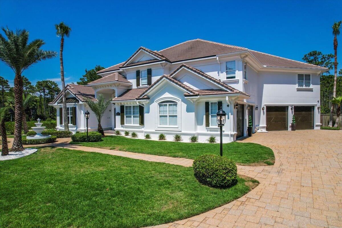 ROYAL PALMS - Residential