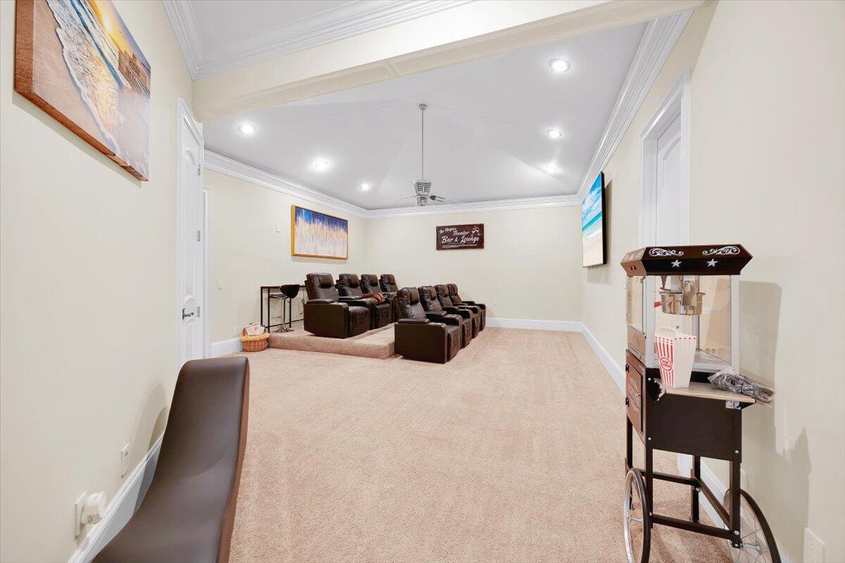 ROYAL PALMS - Residential