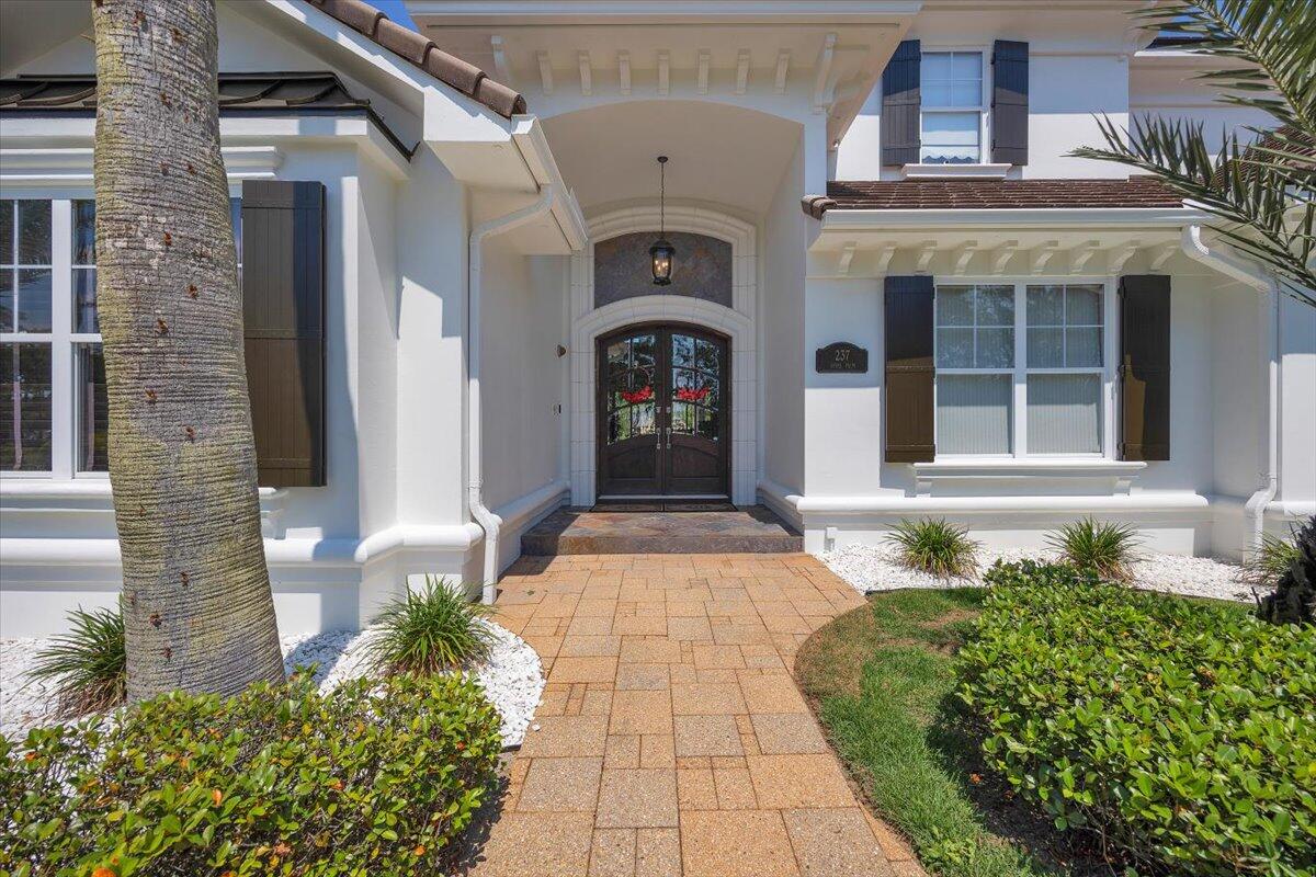ROYAL PALMS - Residential