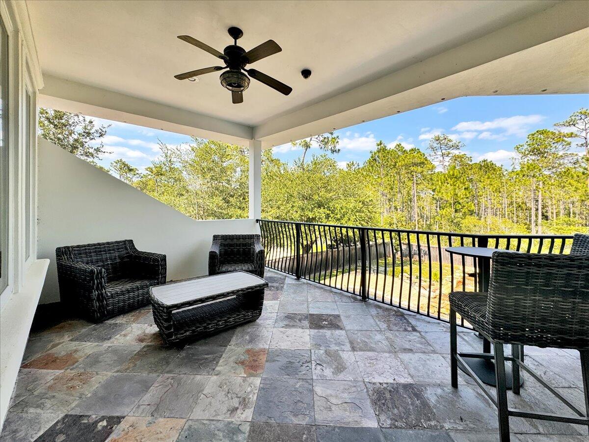 ROYAL PALMS - Residential