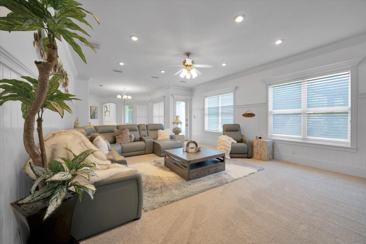 ROYAL PALMS - Residential
