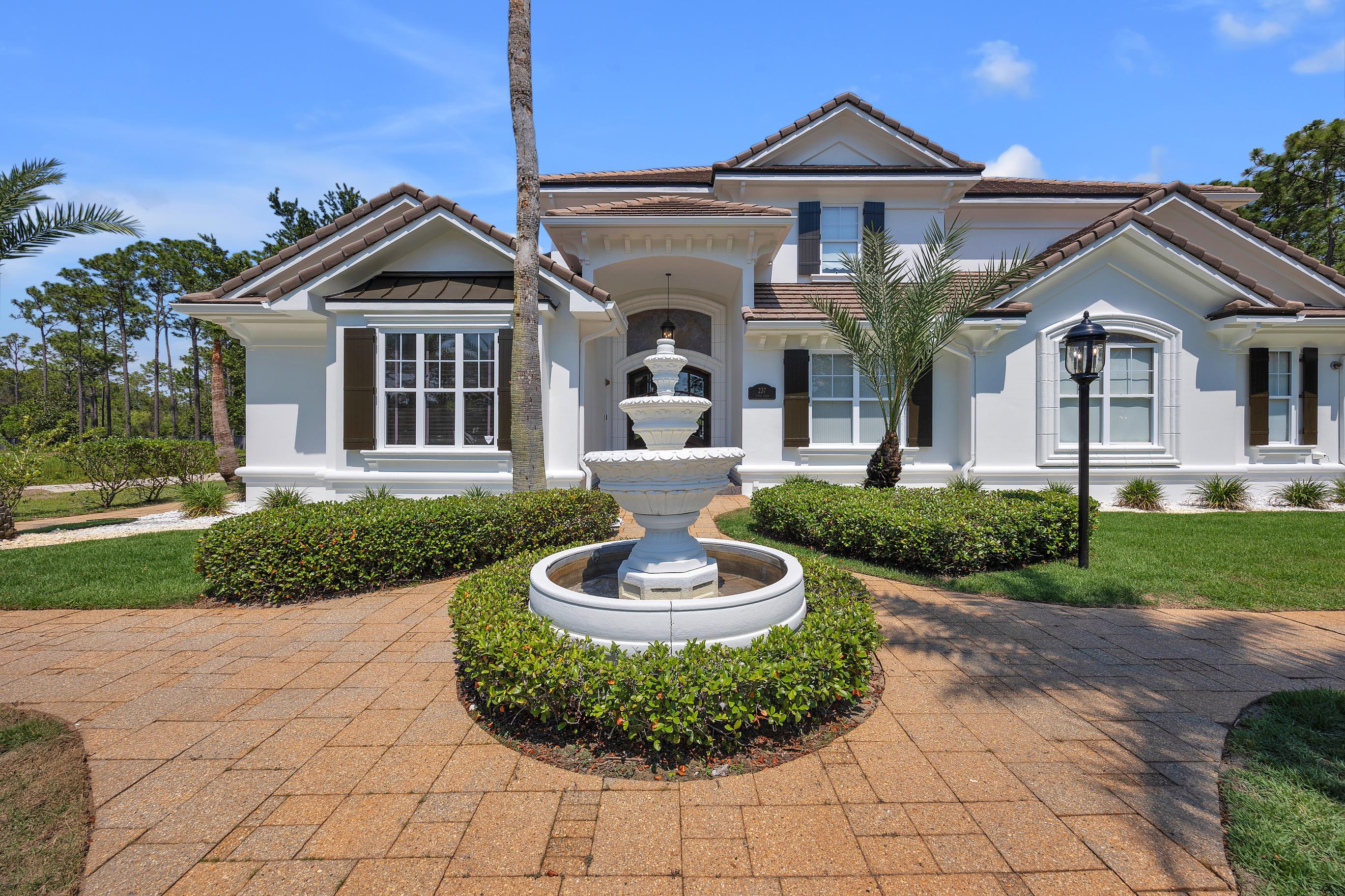 ROYAL PALMS - Residential