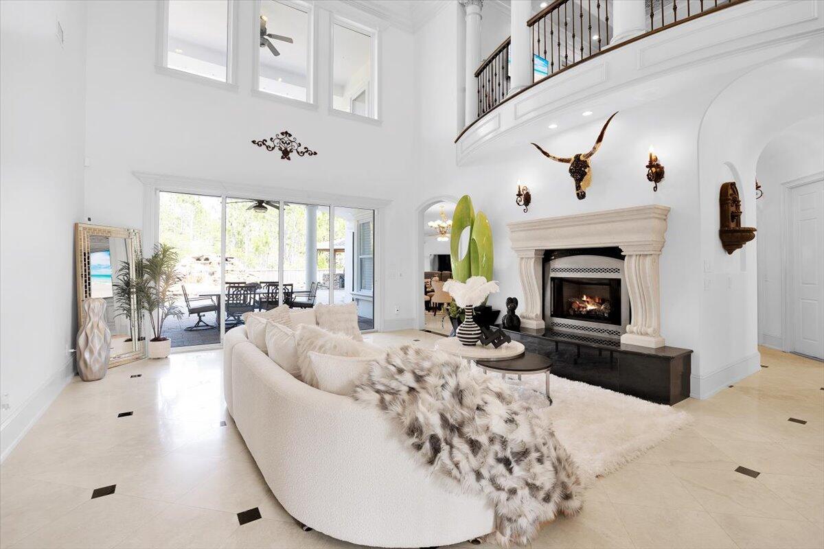 ROYAL PALMS - Residential