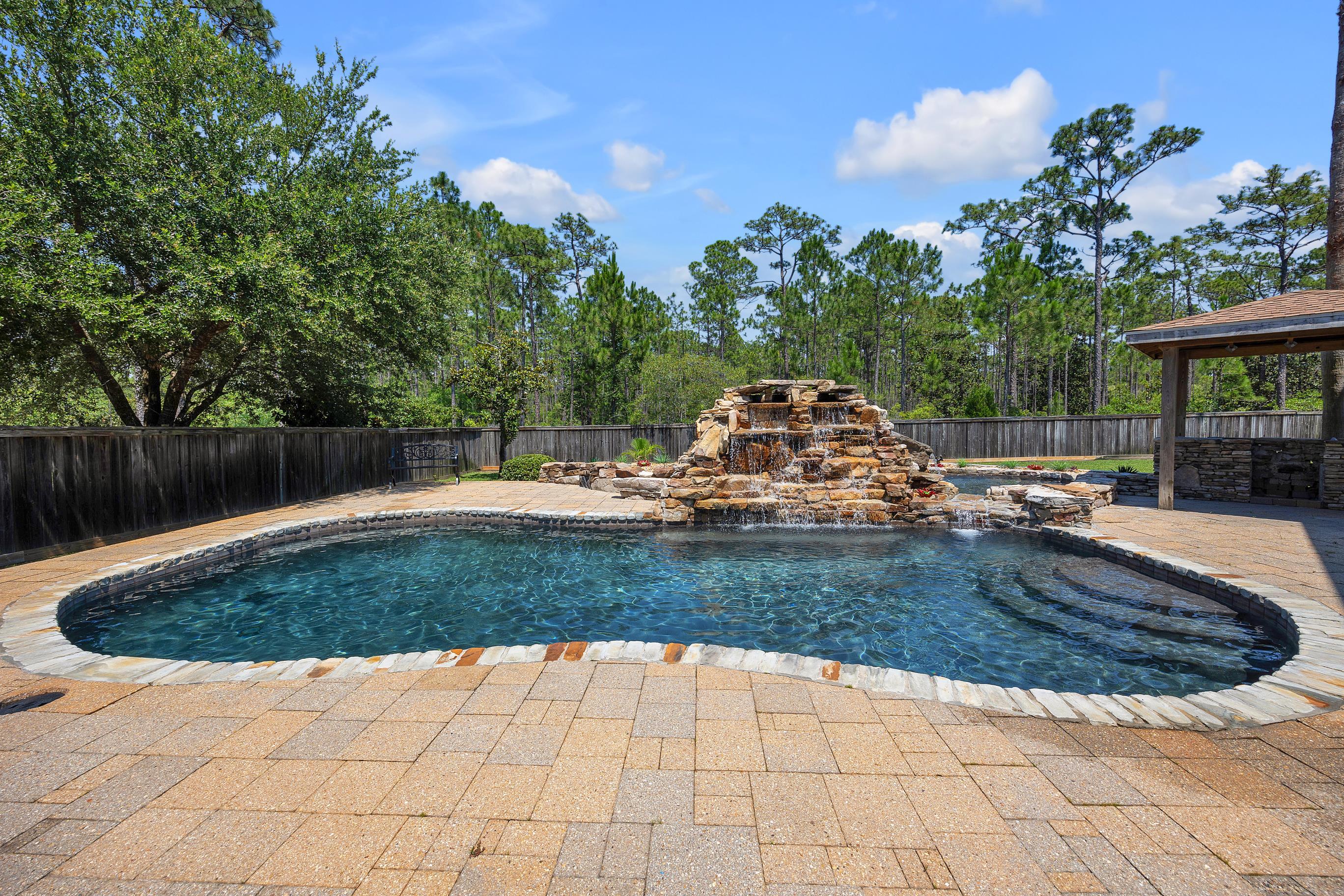 ROYAL PALMS - Residential
