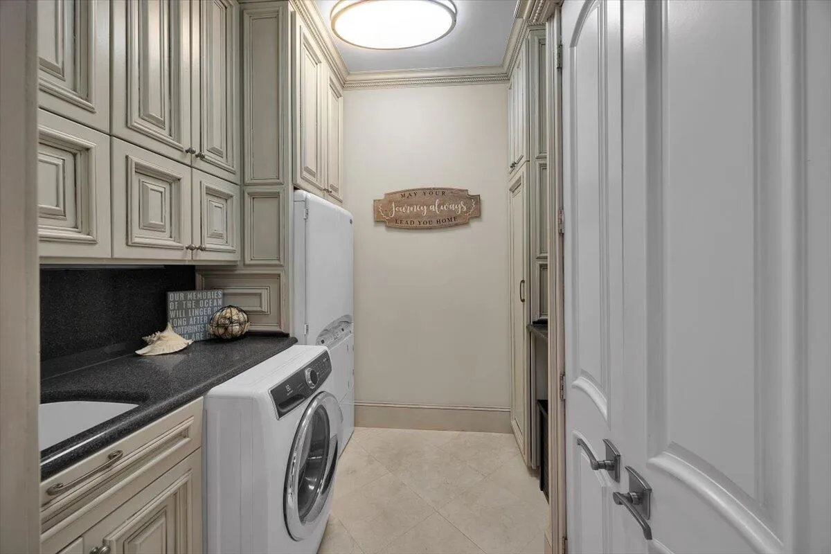 Santa Rosa Beach, Florida, 32459, United States, 5 Bedrooms Bedrooms, ,6 BathroomsBathrooms,Residential,Active,1771503