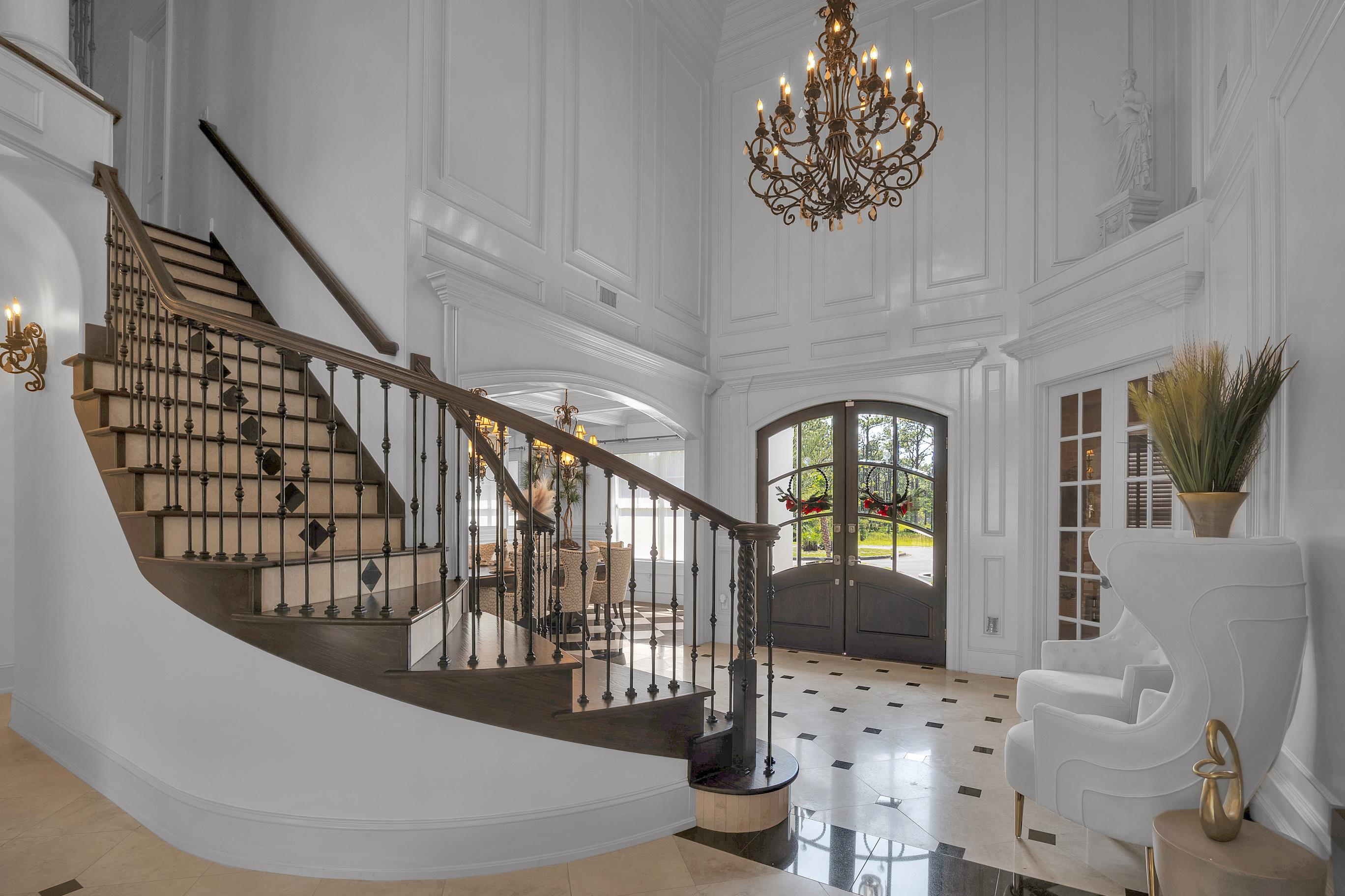 ROYAL PALMS - Residential