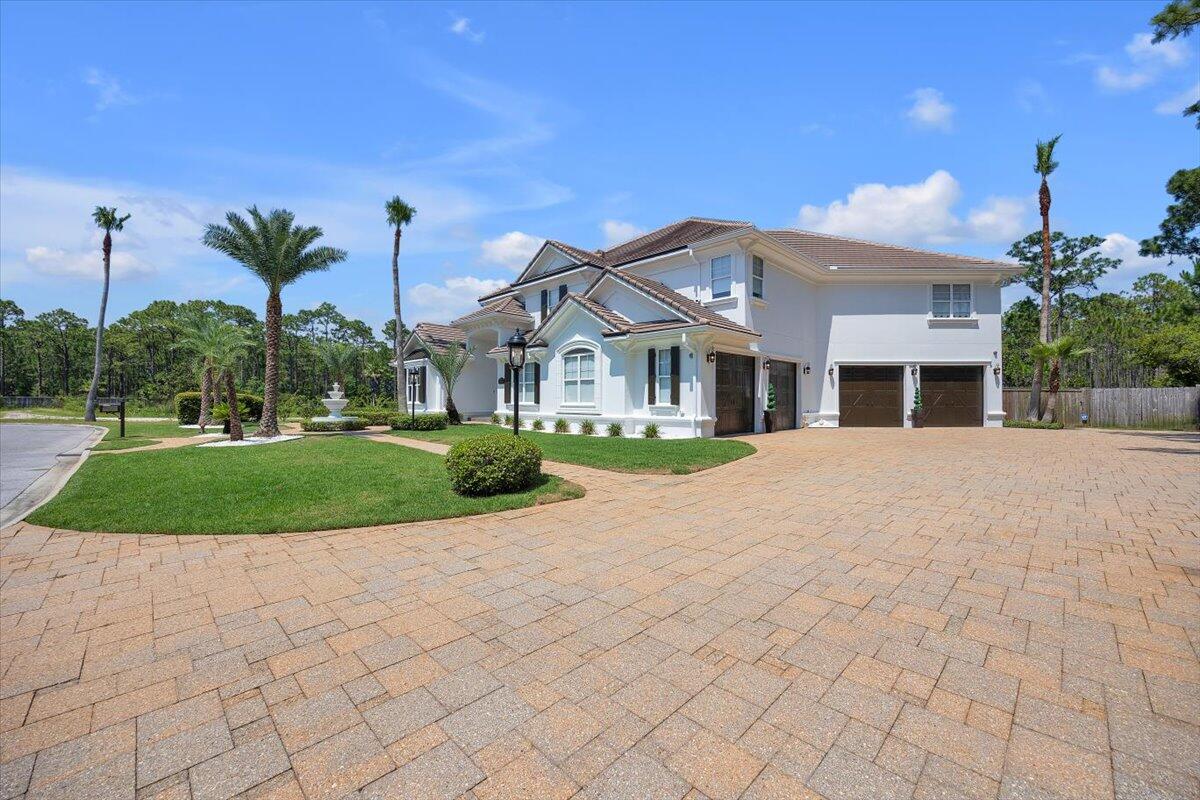 ROYAL PALMS - Residential
