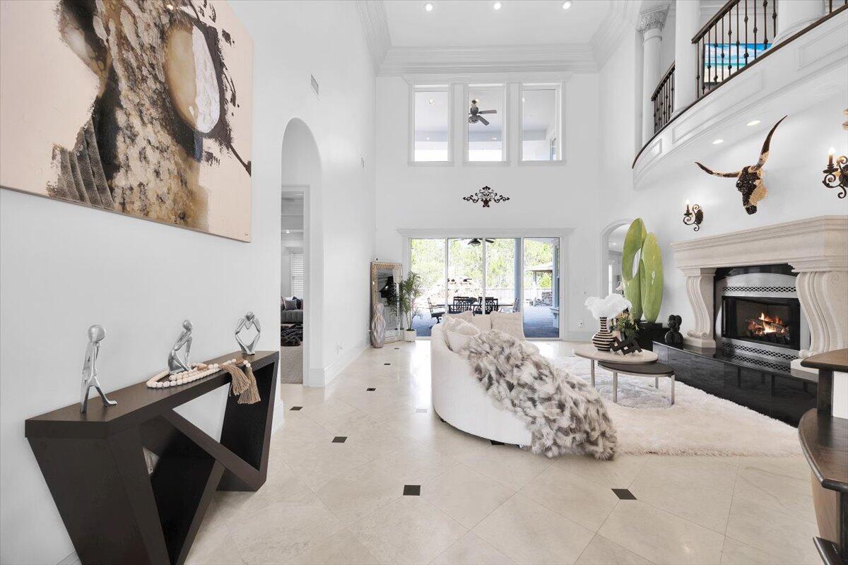 ROYAL PALMS - Residential