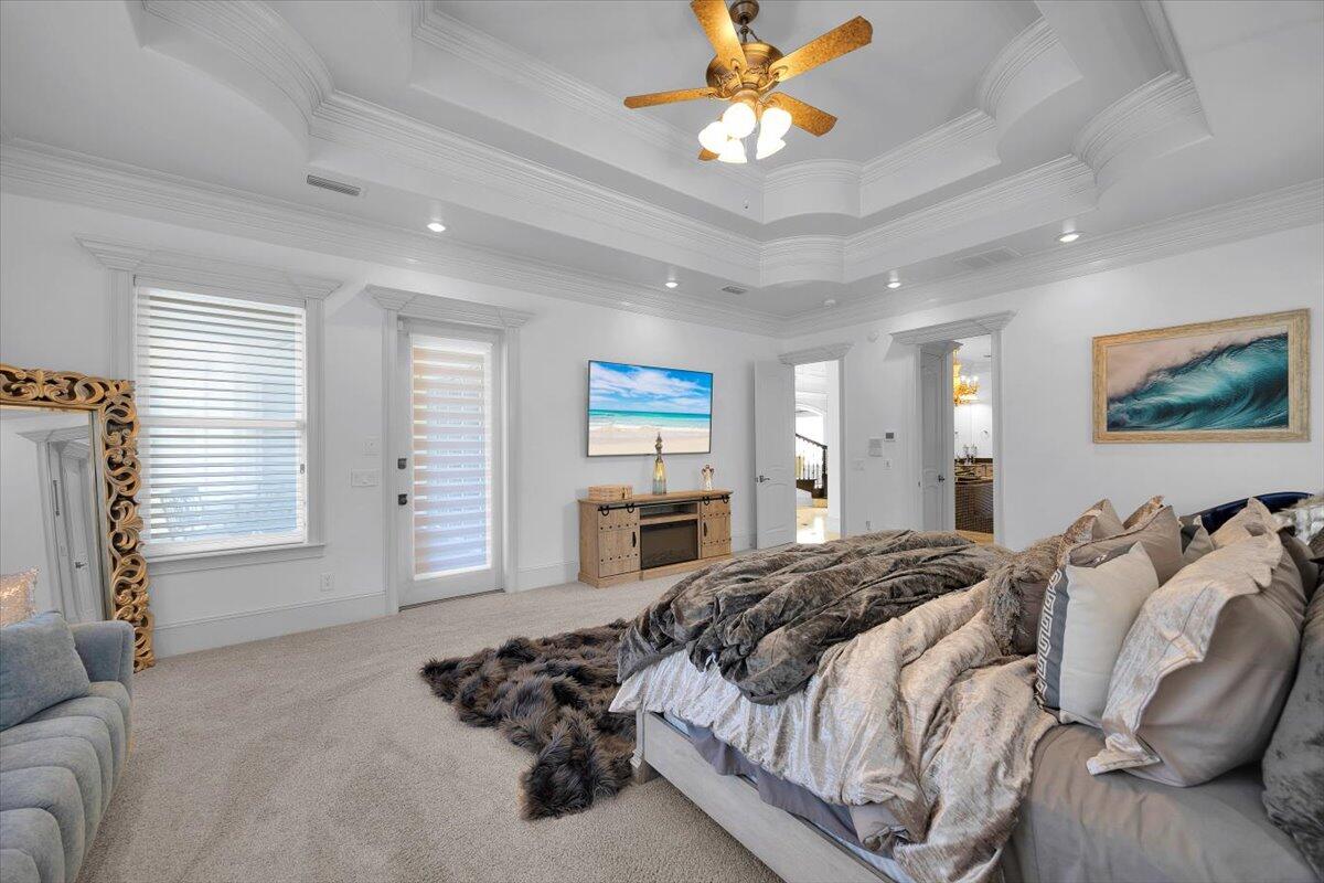 ROYAL PALMS - Residential