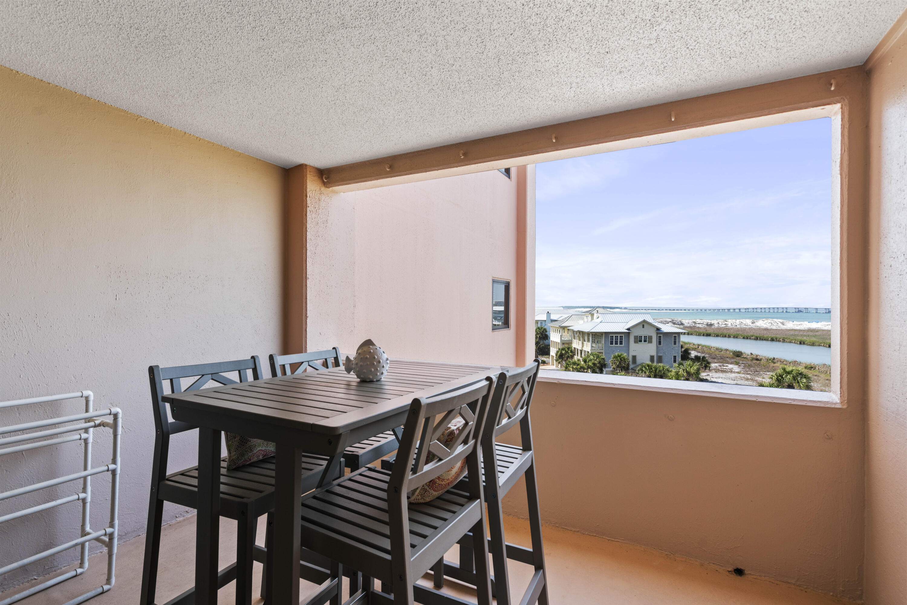 Jetty East Condominium - Residential