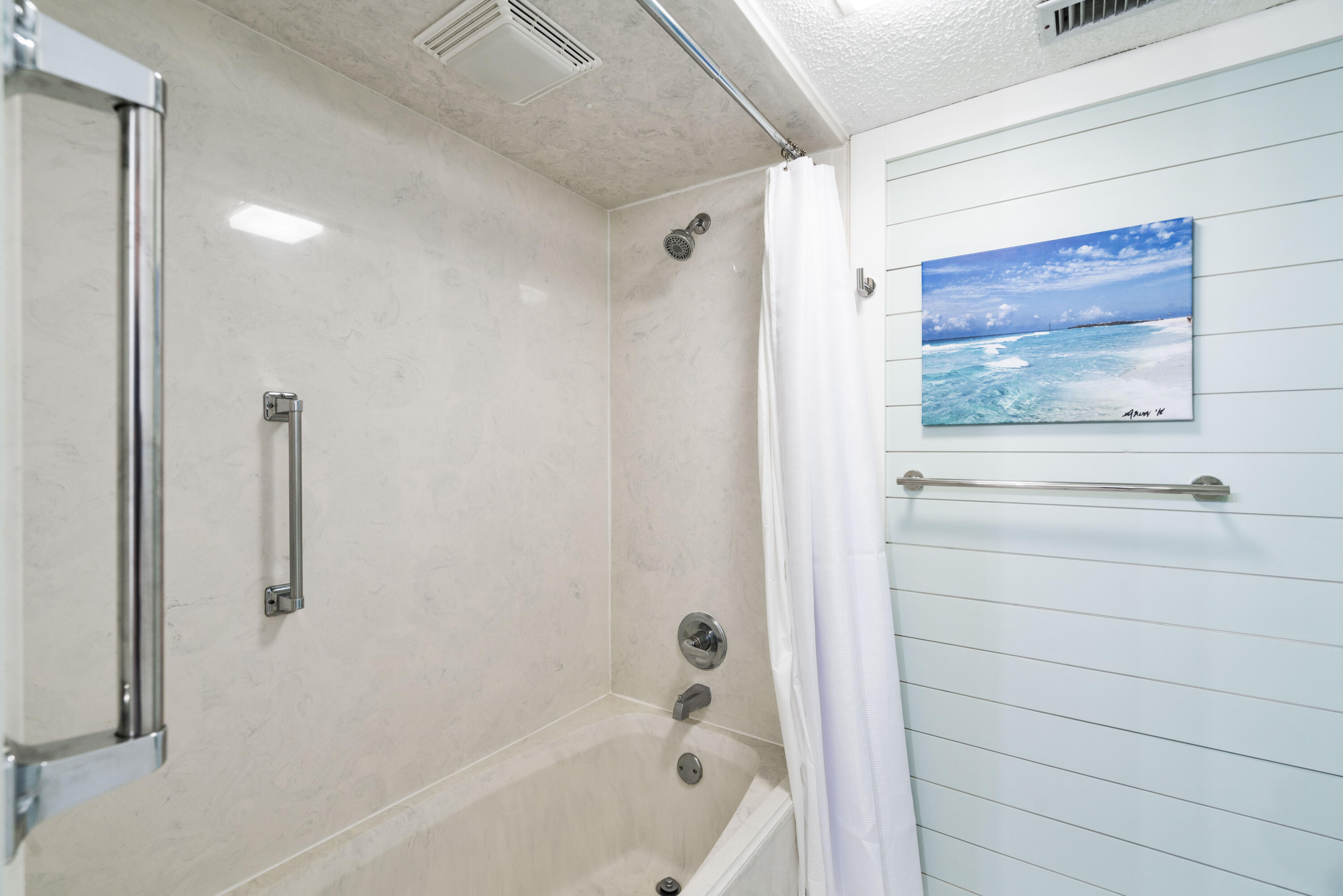 Jetty East Condominium - Residential