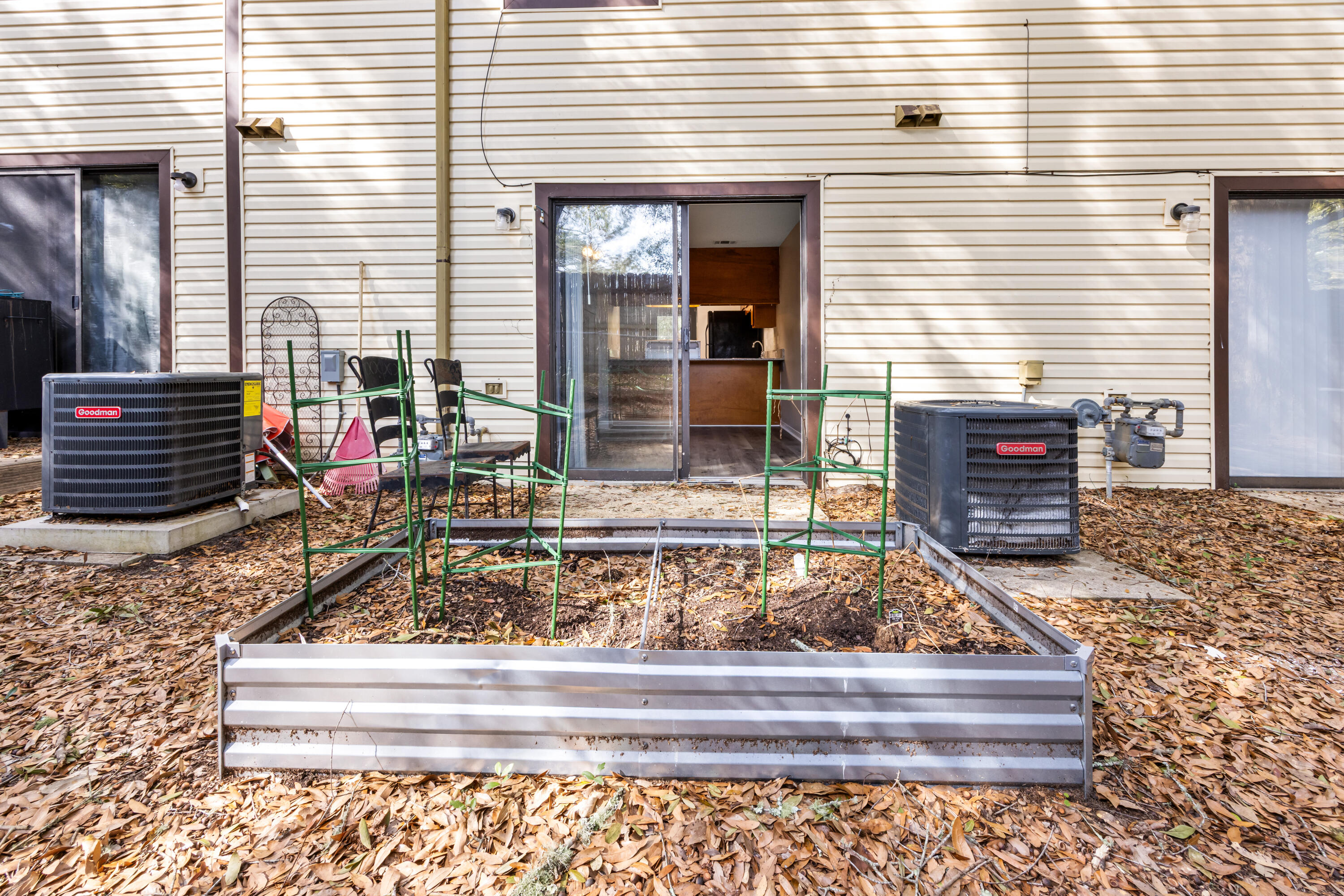 metes and bounds - Residential Lease