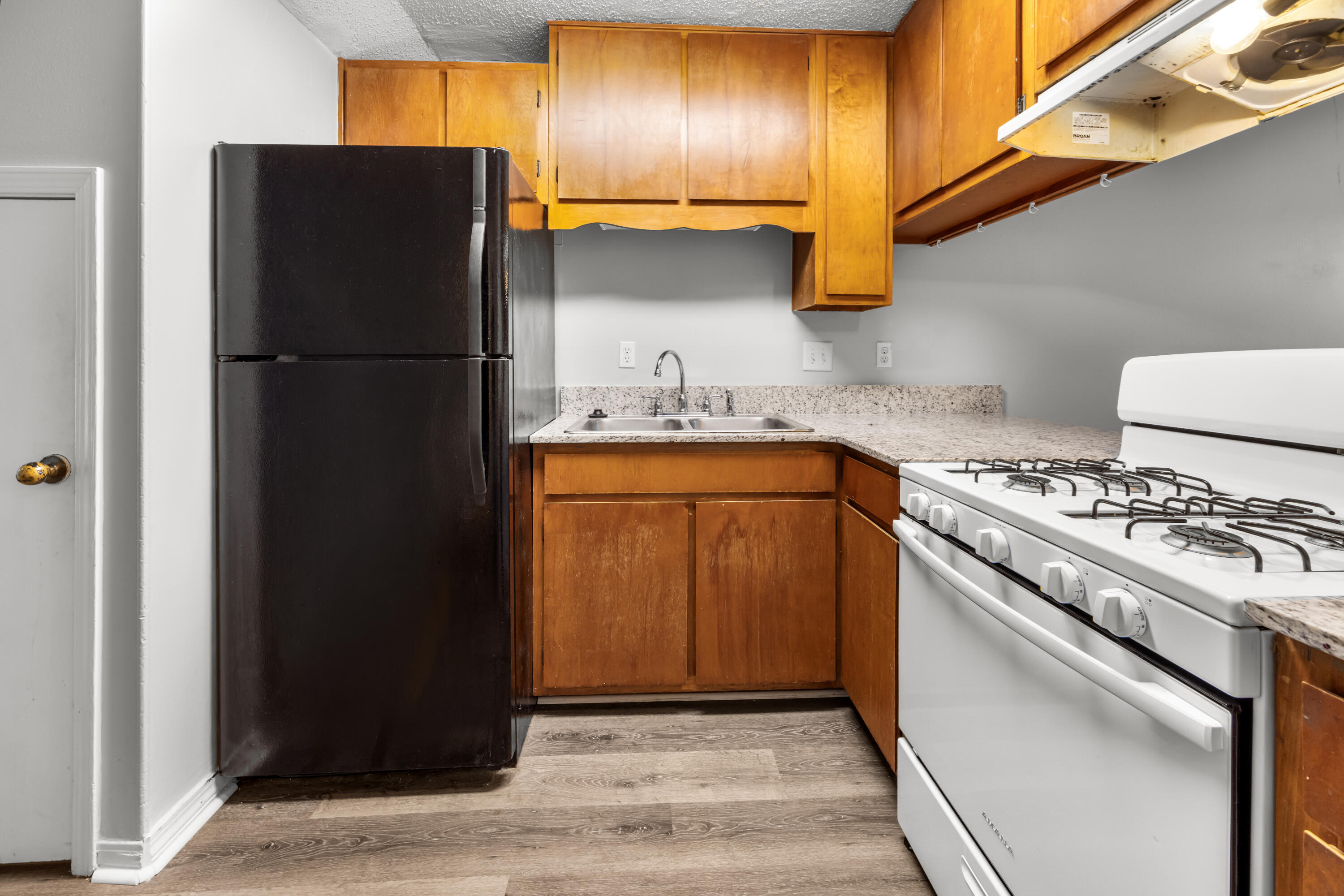 metes and bounds - Residential Lease