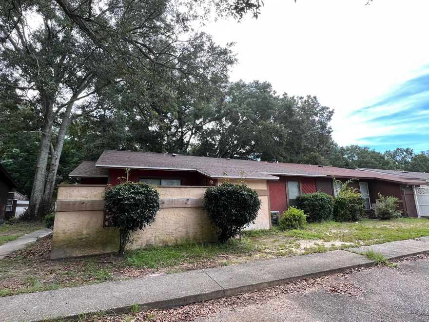 Just a short drive from the REO home and you will be on the interstate, at church,  at University of West Florida, shopping, and more! Built in 1986, this 2 bedroom 2 bath single story townhomes is perfect for investors and DIYer's looking add some sweat equity value in a bustling area. At just under 1000 sf, this has tons of potential and a must see! Seller's asking price is $95900