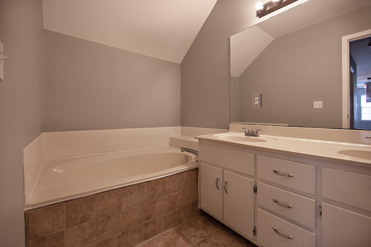 PINNACLE POINT - Residential Lease