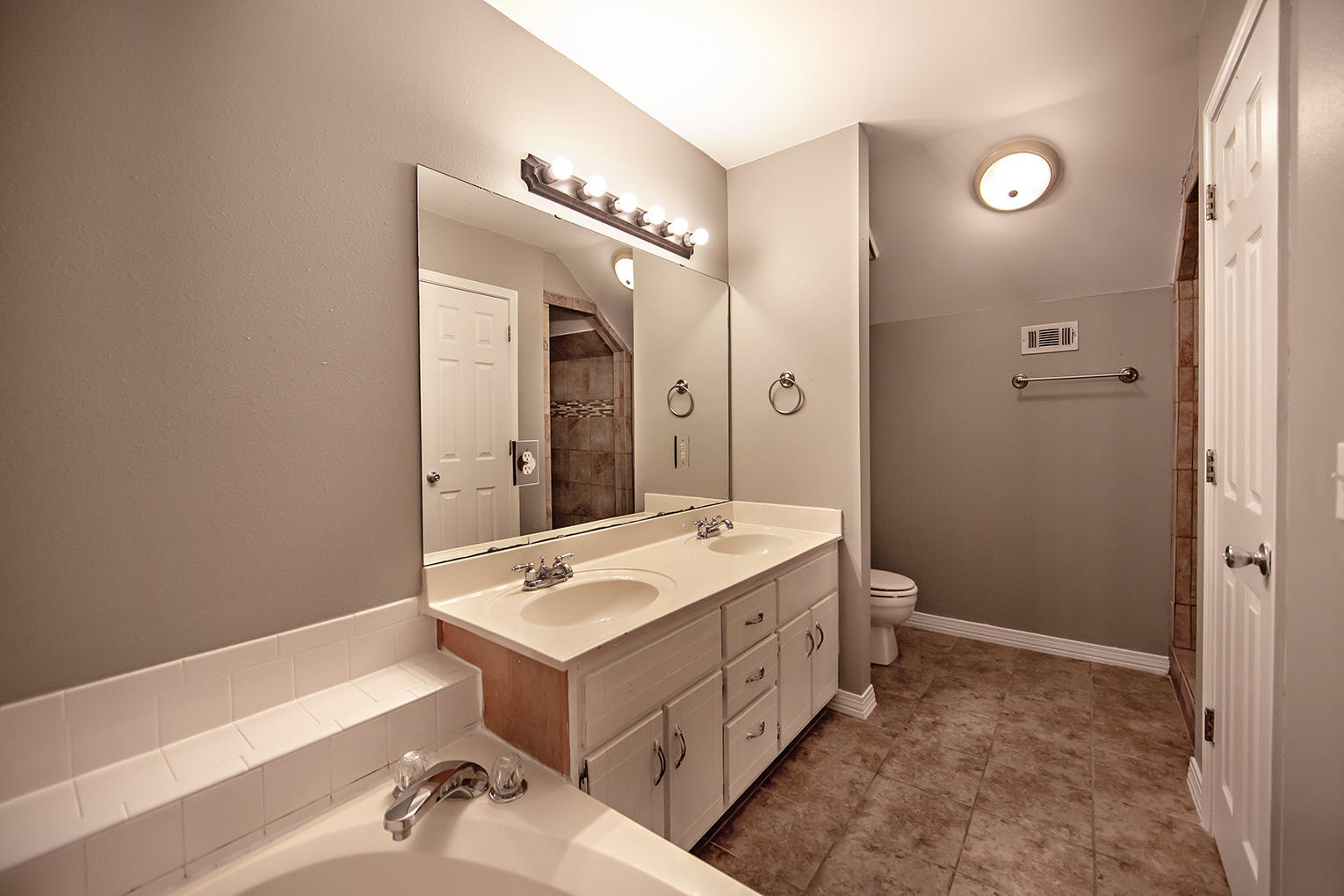 PINNACLE POINT - Residential Lease