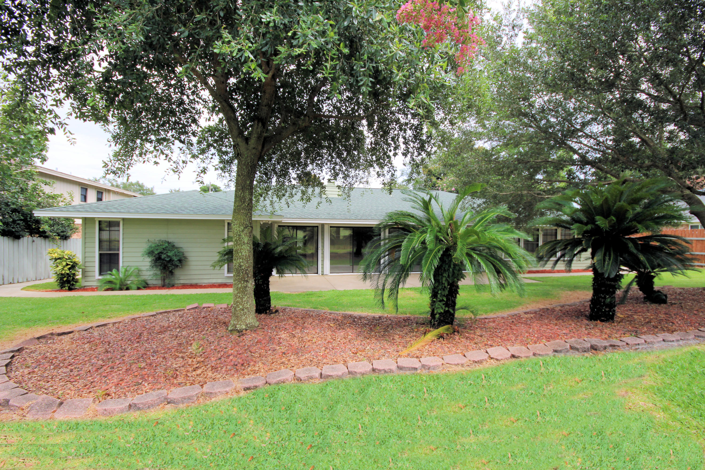 LAKE LORRAINE ESTATES 1 - Residential