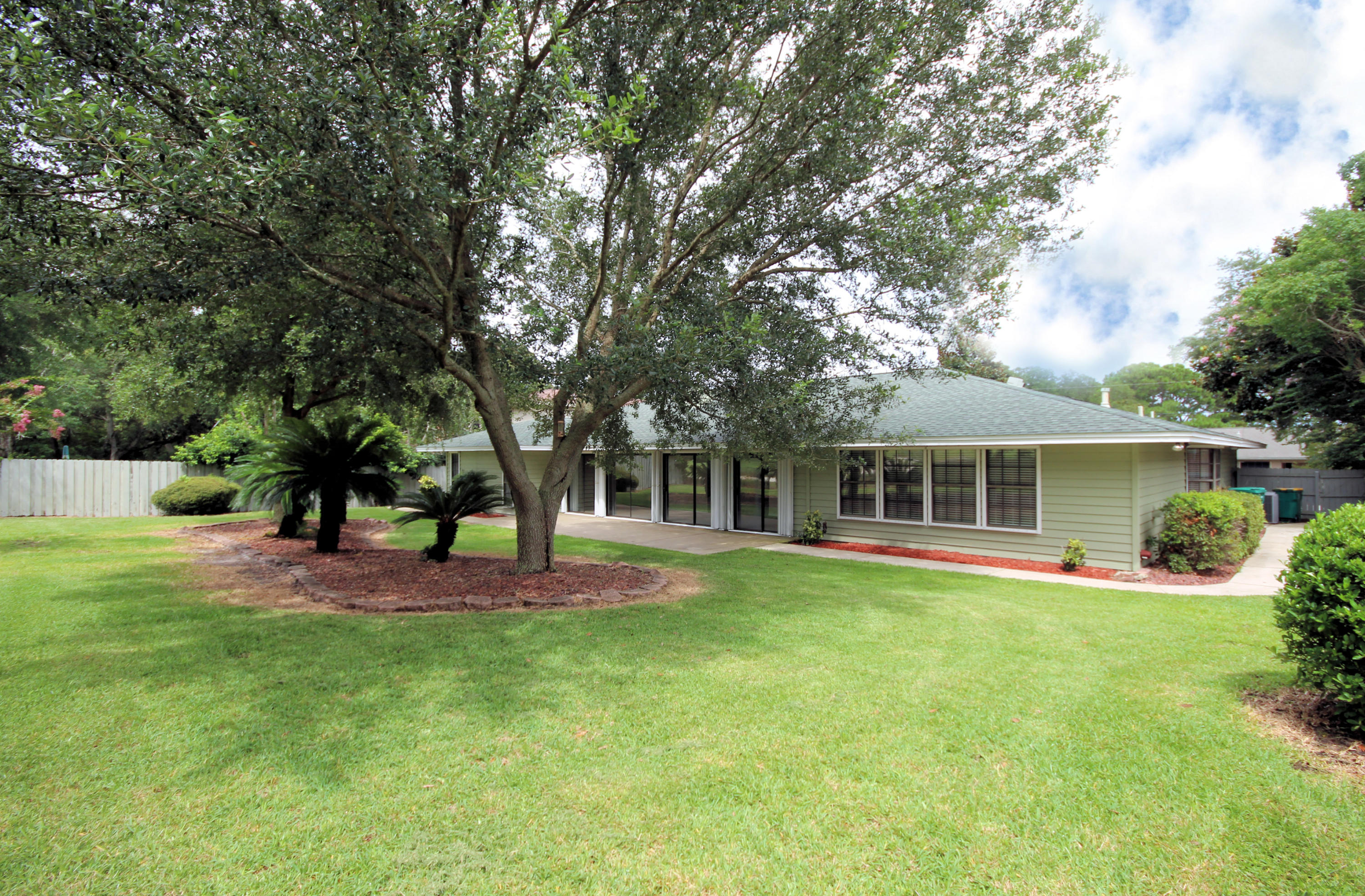 LAKE LORRAINE ESTATES 1 - Residential