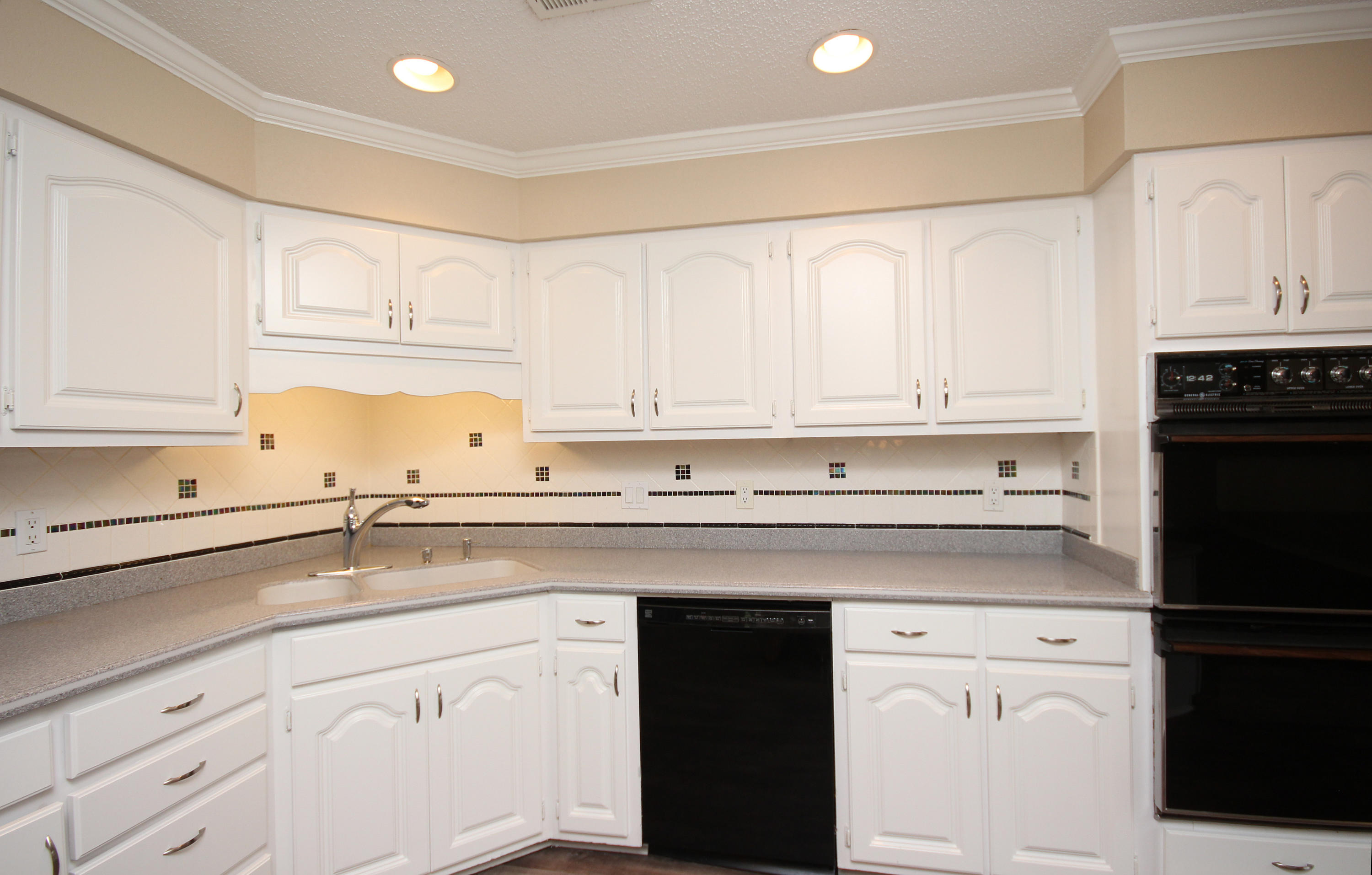 LAKE LORRAINE ESTATES 1 - Residential