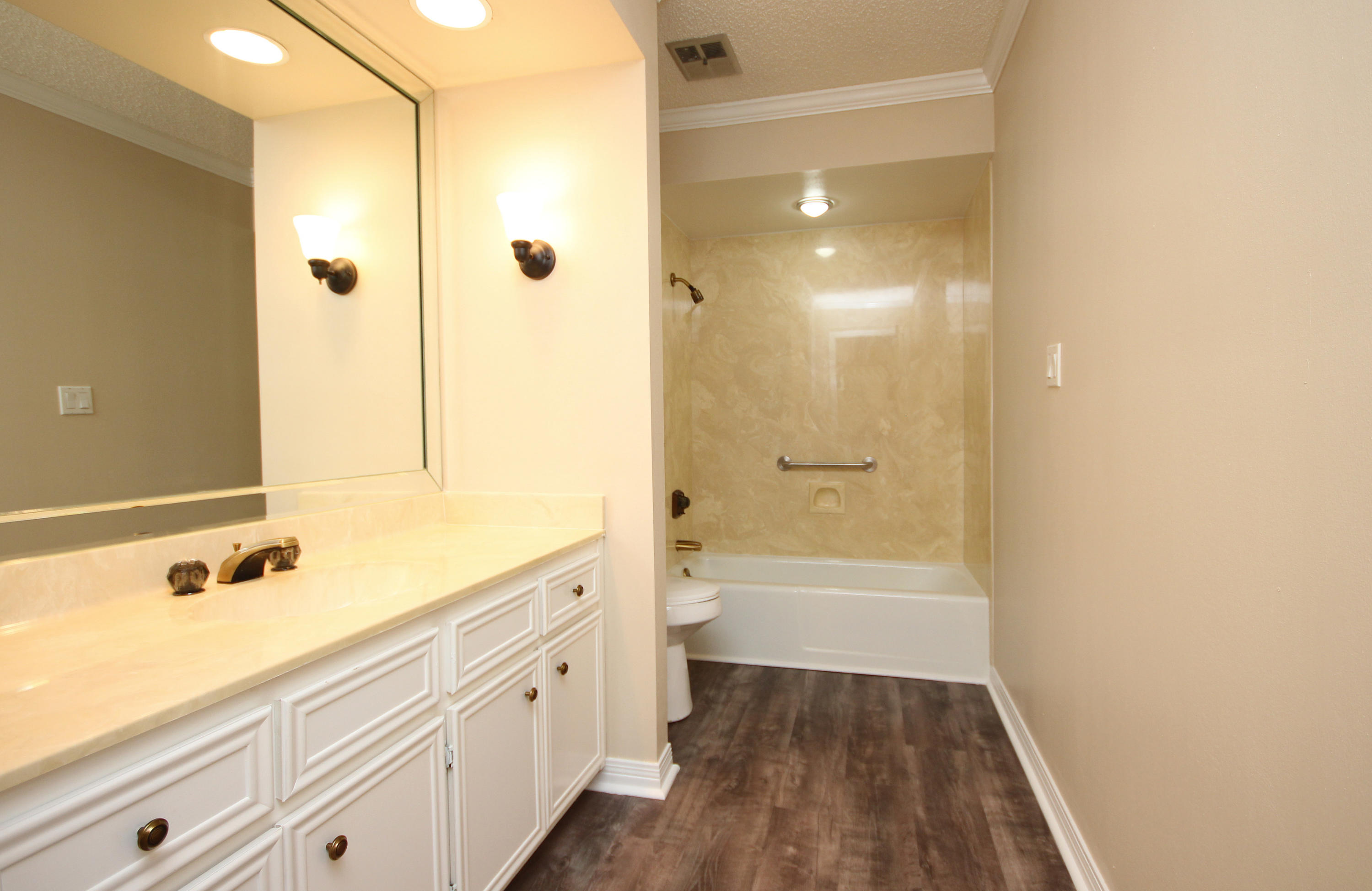 LAKE LORRAINE ESTATES 1 - Residential