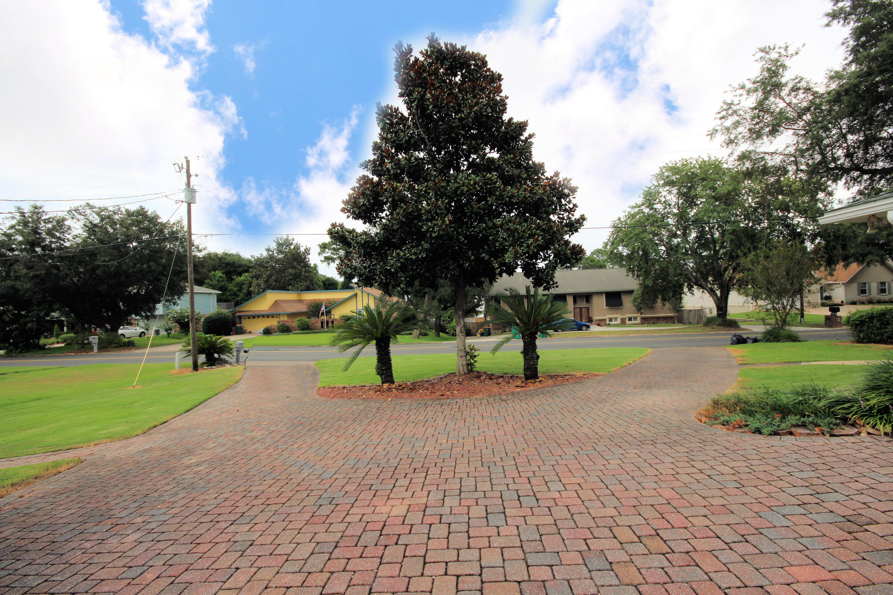 LAKE LORRAINE ESTATES 1 - Residential