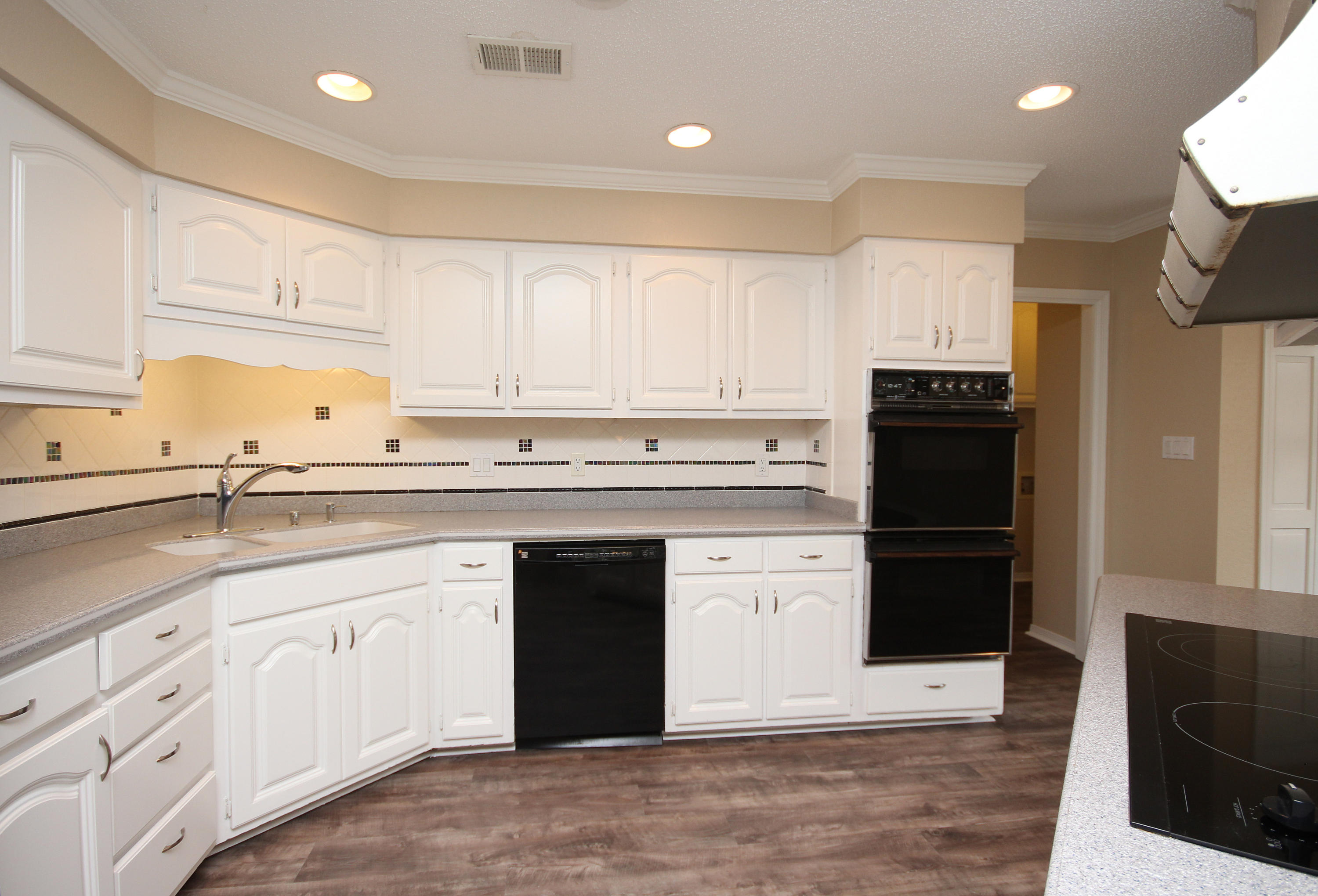 LAKE LORRAINE ESTATES 1 - Residential