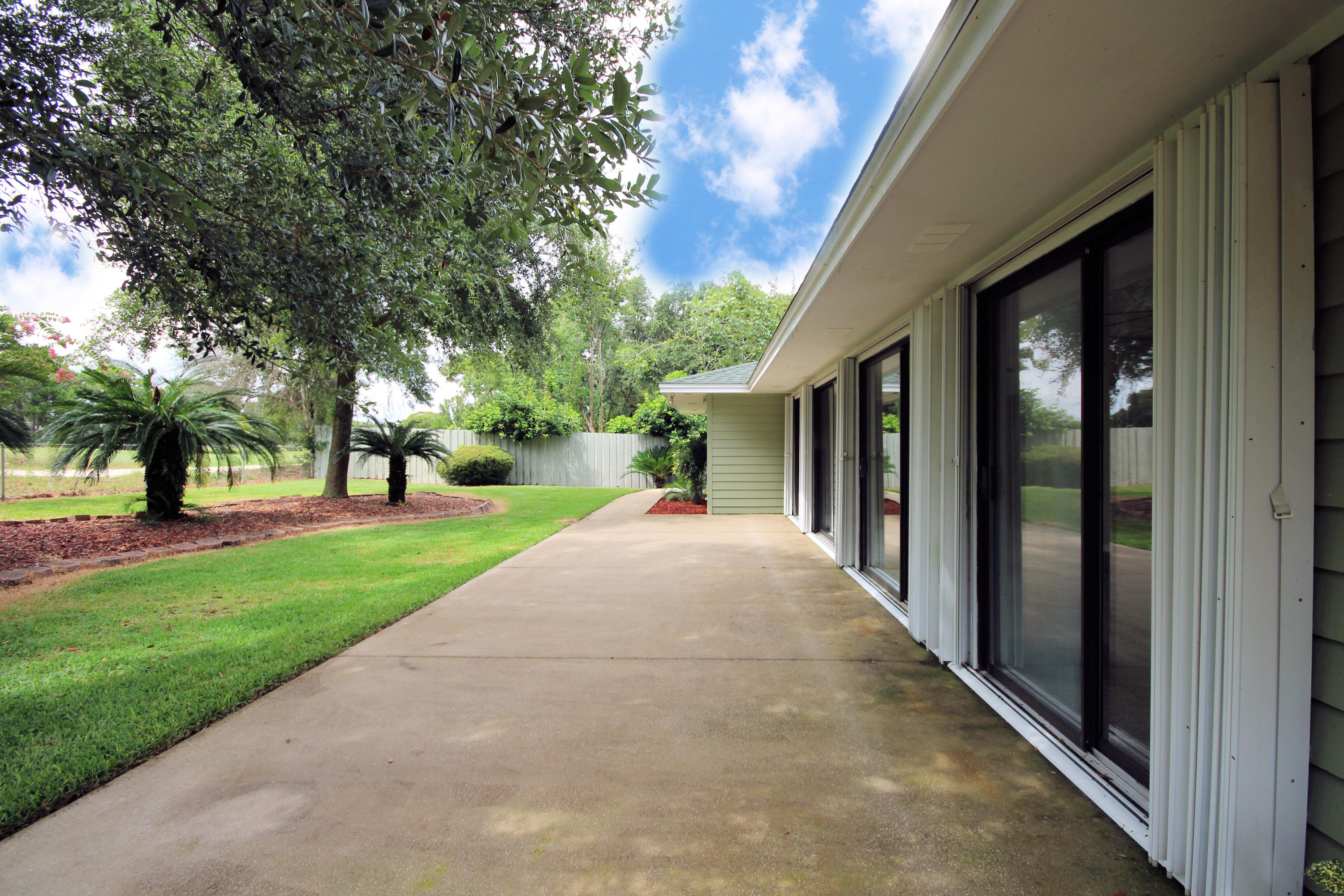 LAKE LORRAINE ESTATES 1 - Residential