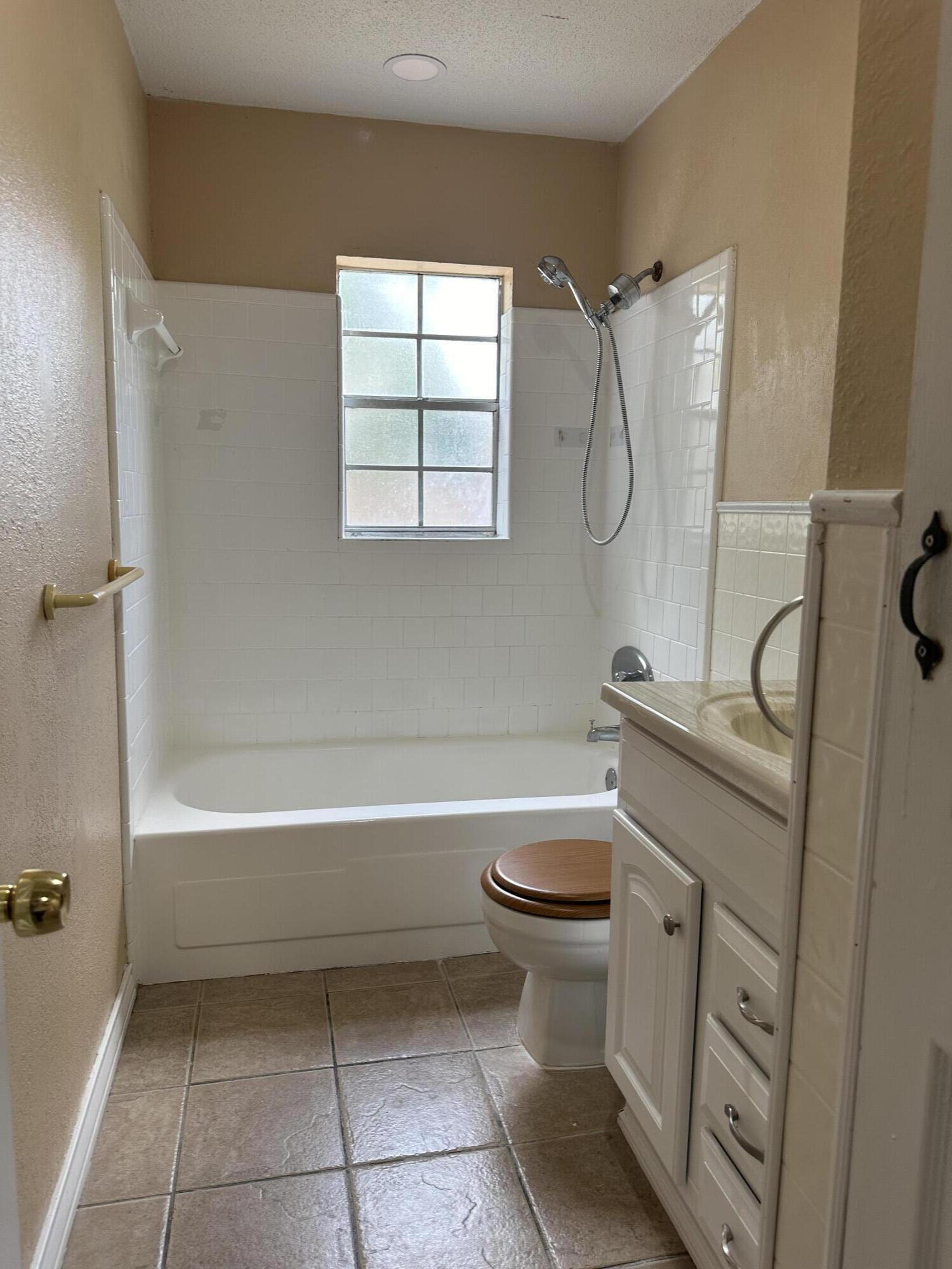 MID PINES - Residential Lease