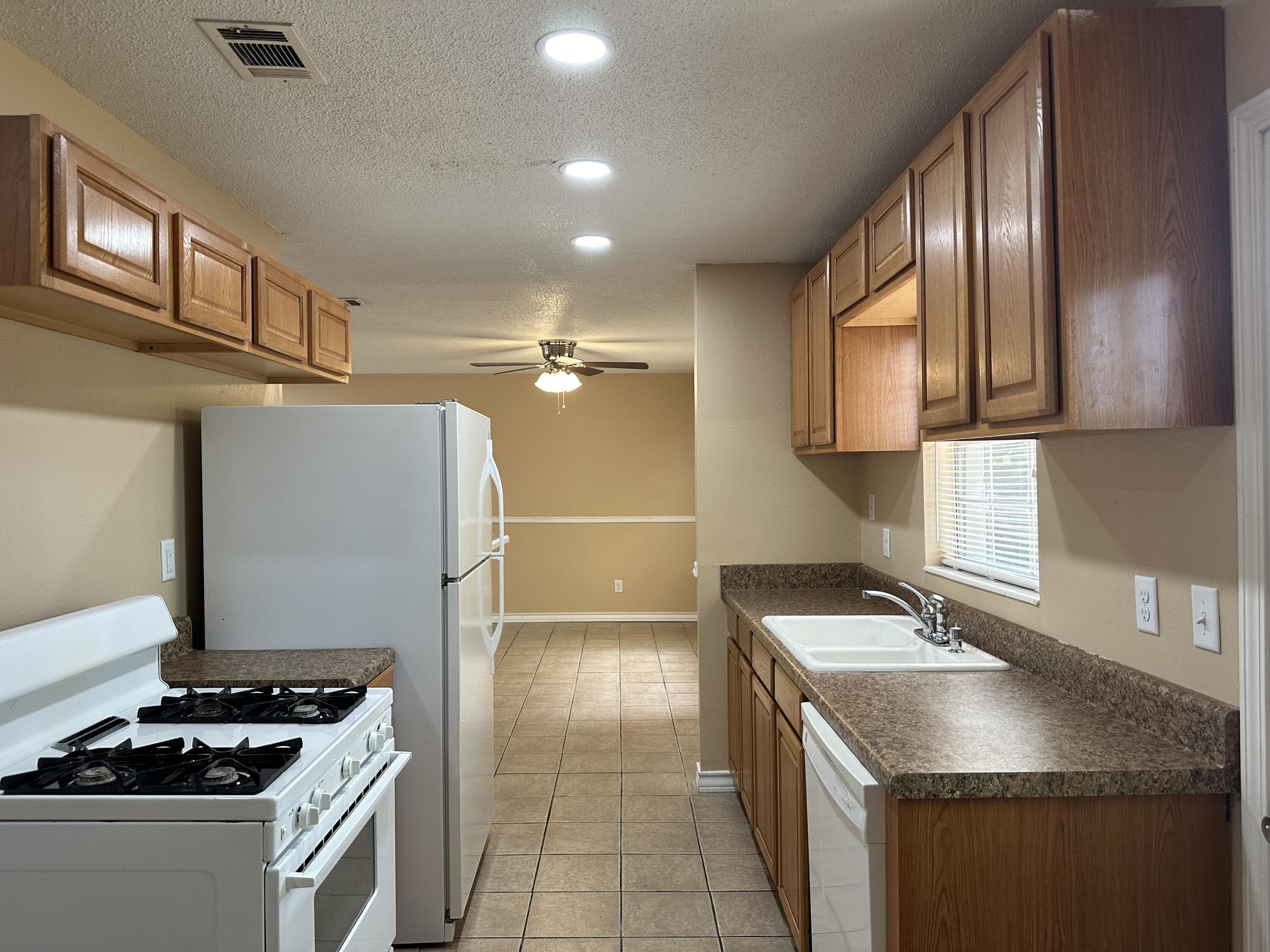 MID PINES - Residential Lease