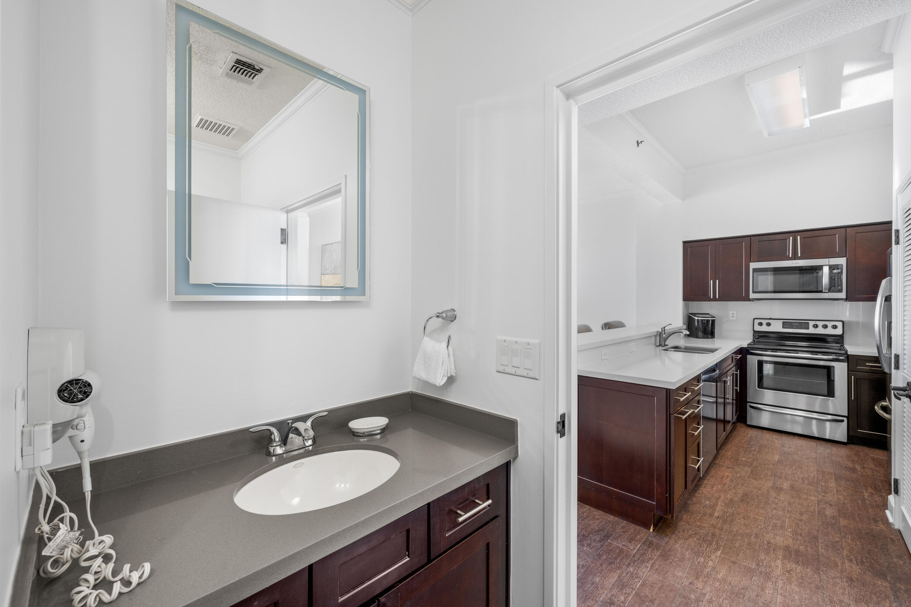 TIDES AT TOPS'L - Residential