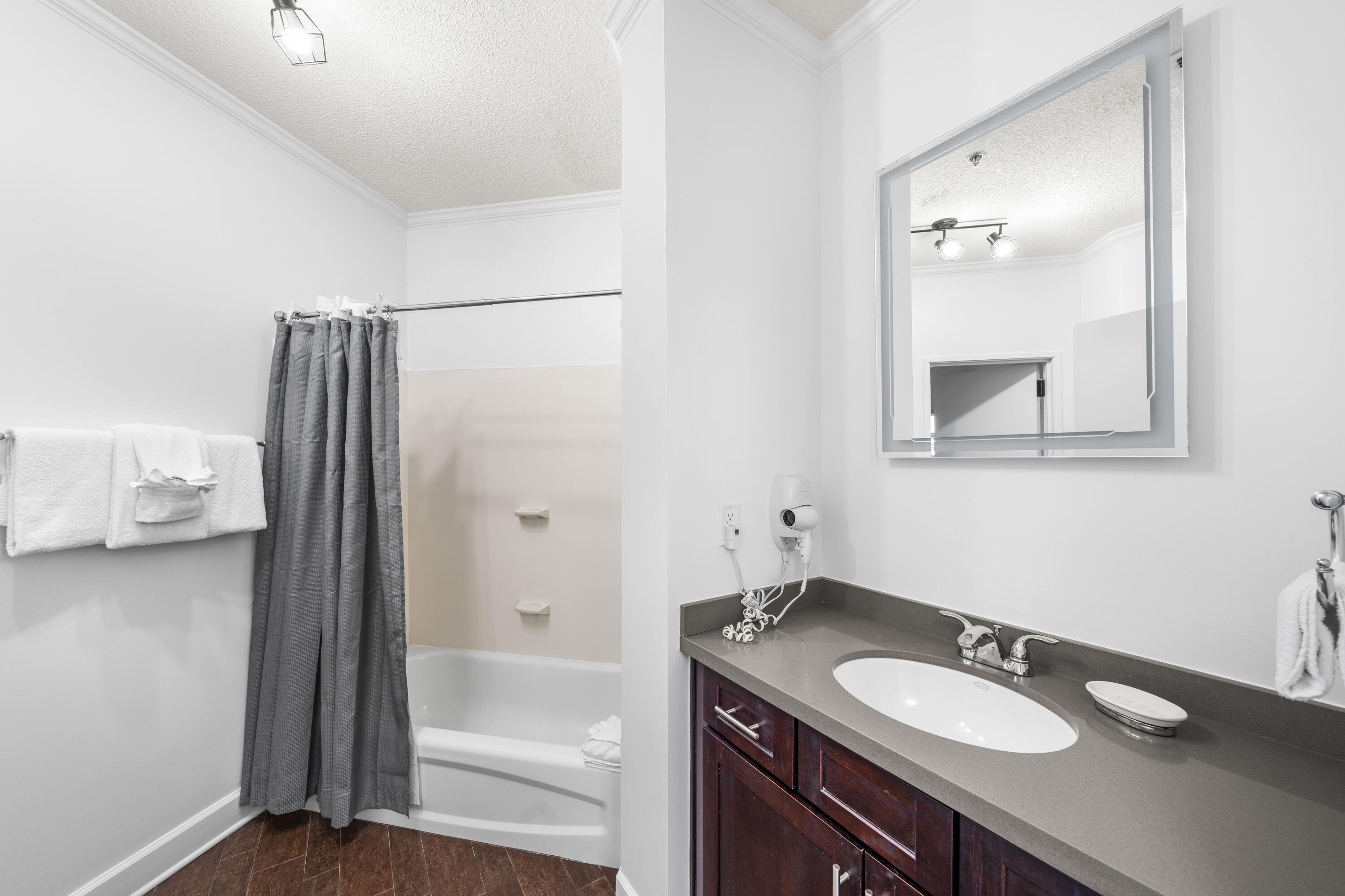 TIDES AT TOPS'L - Residential