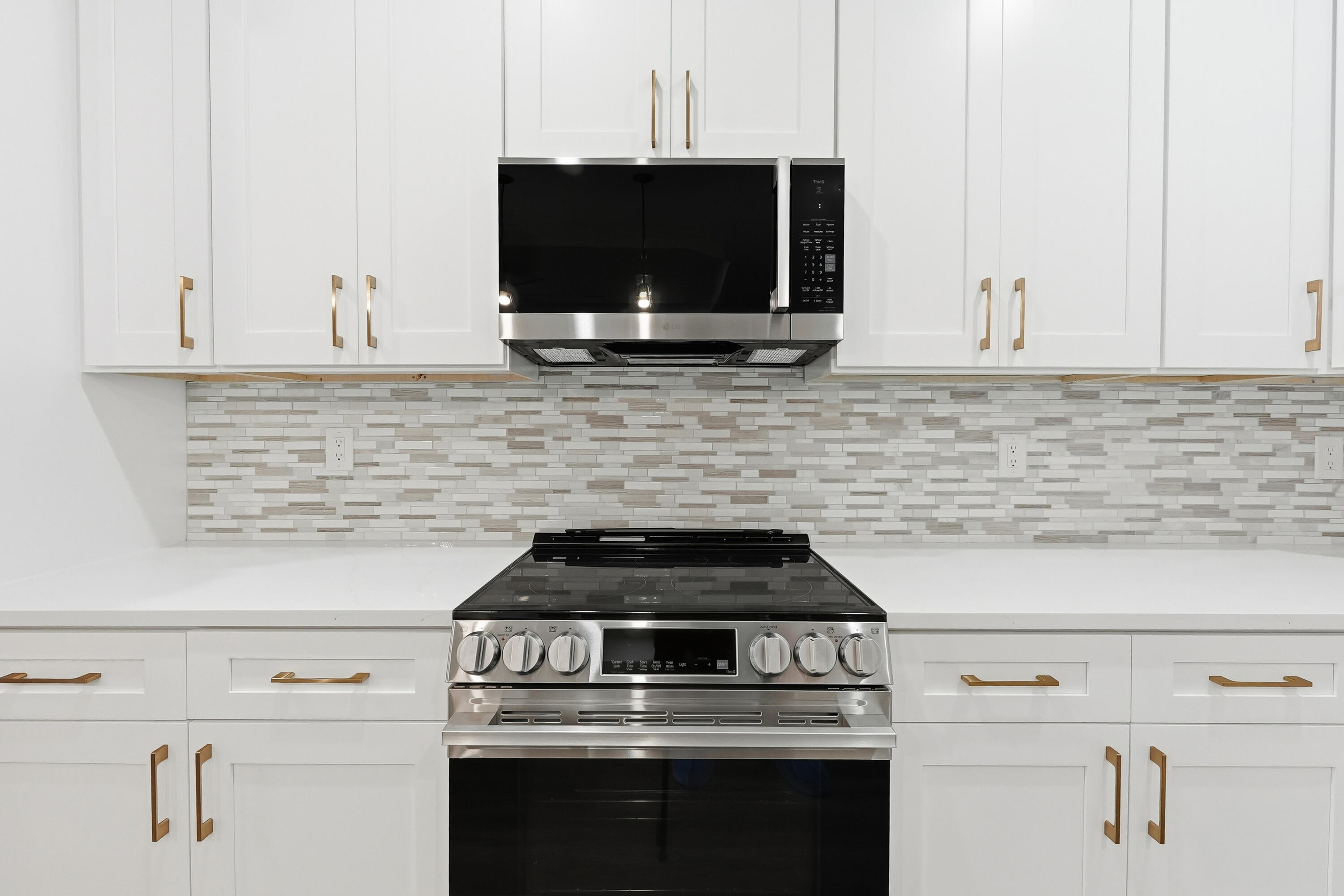 SHALIMAR S/D LOT 8 BLK 5 - Residential