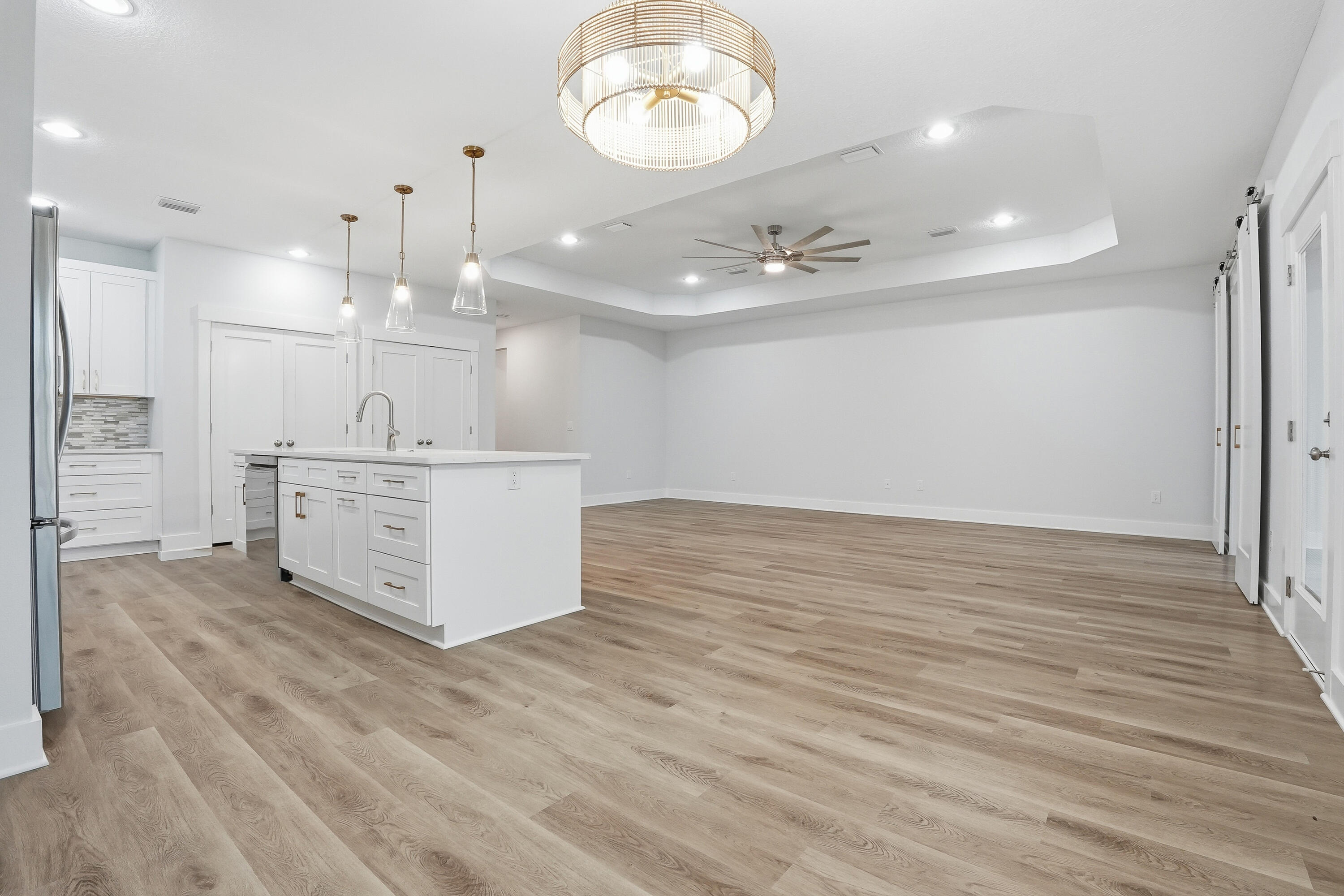 SHALIMAR S/D LOT 8 BLK 5 - Residential