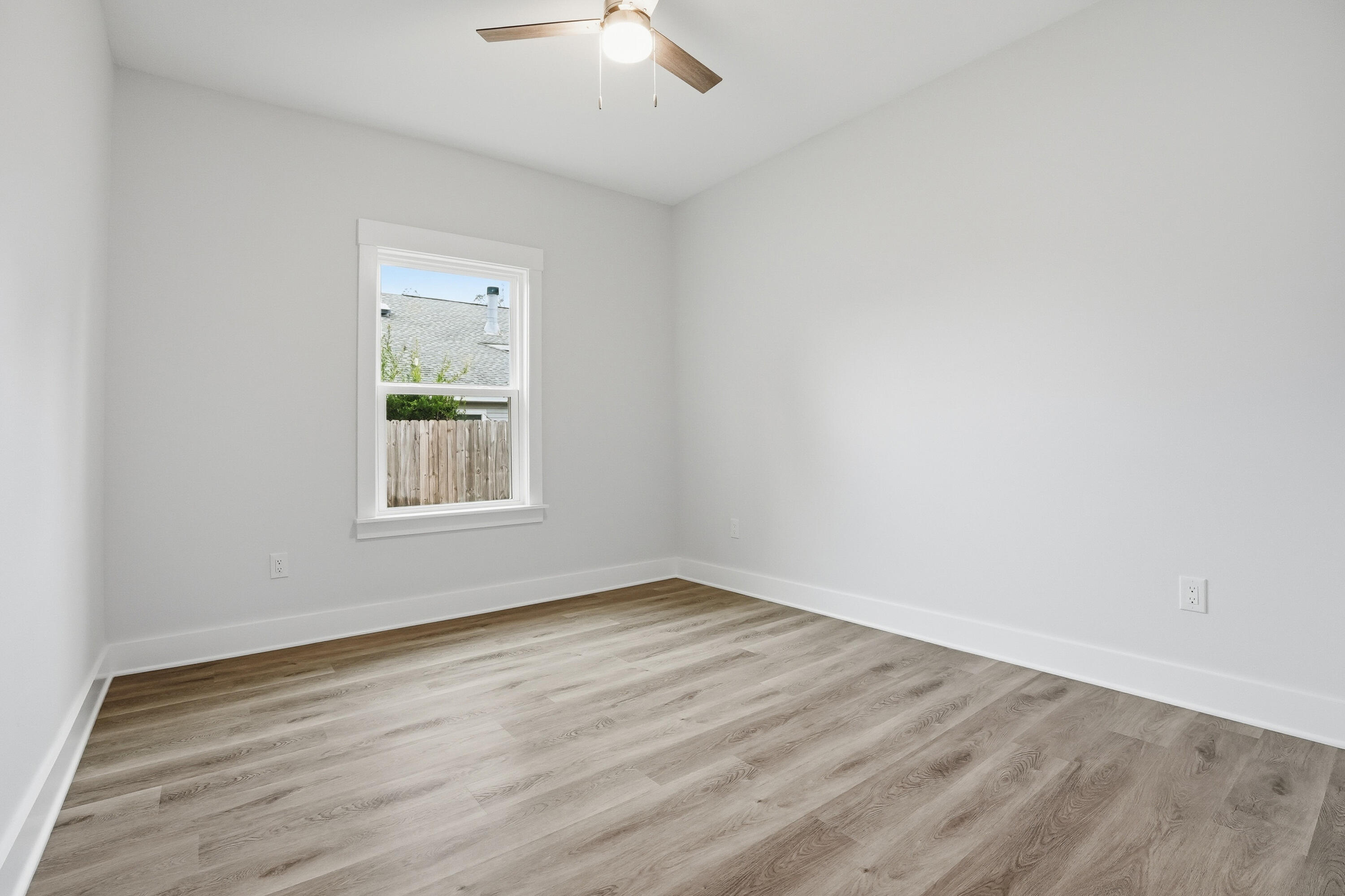 SHALIMAR S/D LOT 8 BLK 5 - Residential