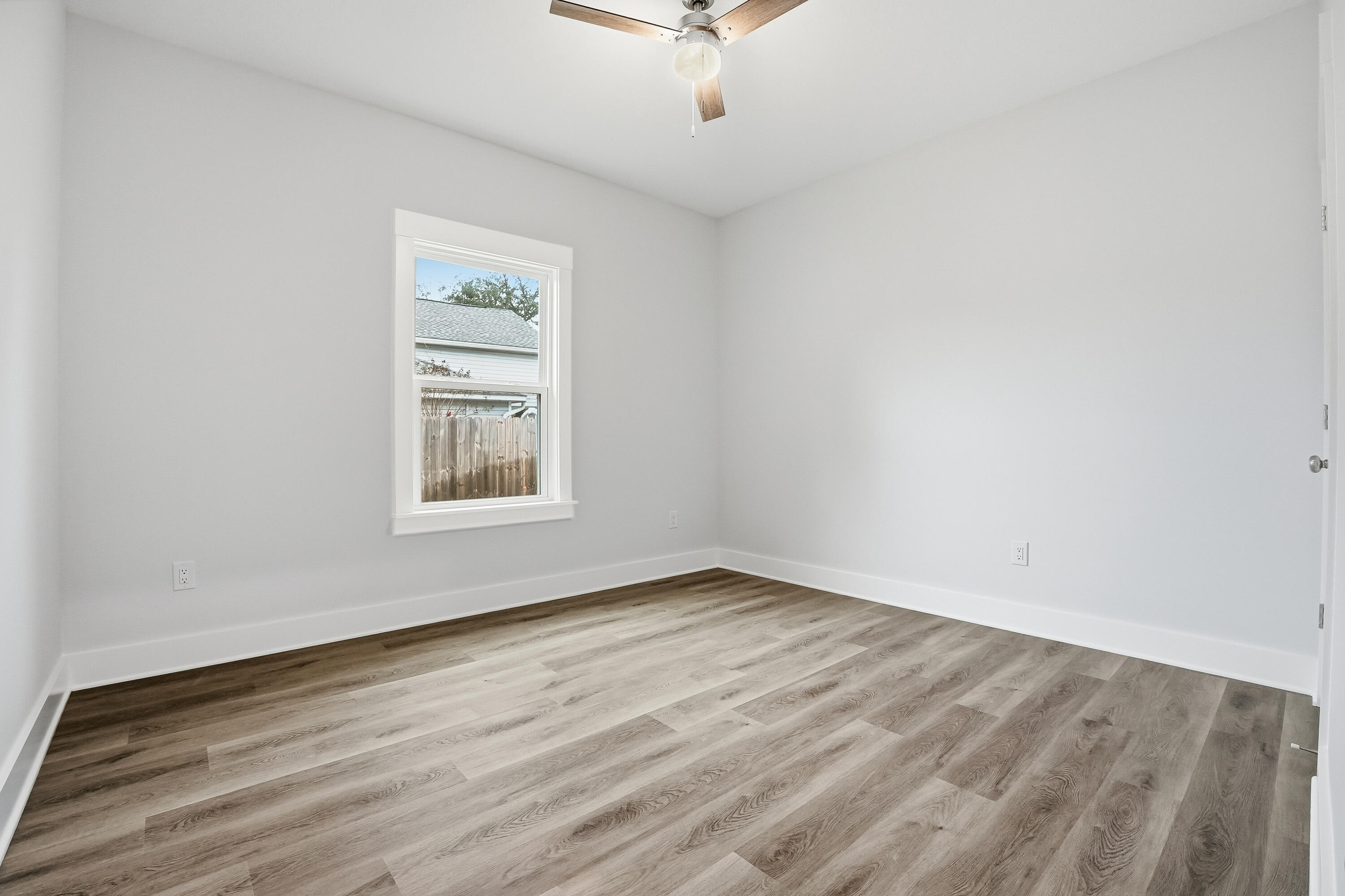 SHALIMAR S/D LOT 8 BLK 5 - Residential