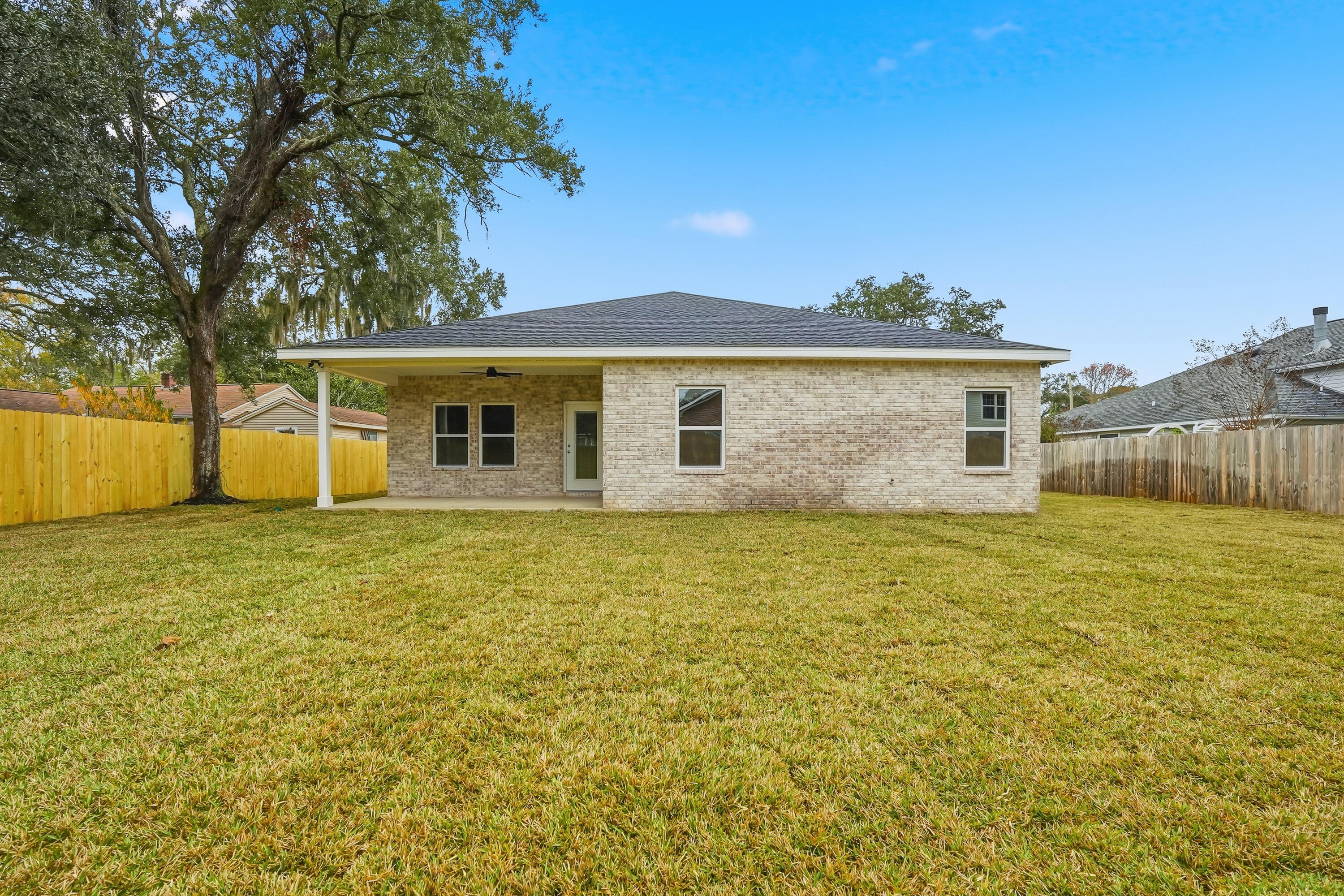 SHALIMAR S/D LOT 8 BLK 5 - Residential