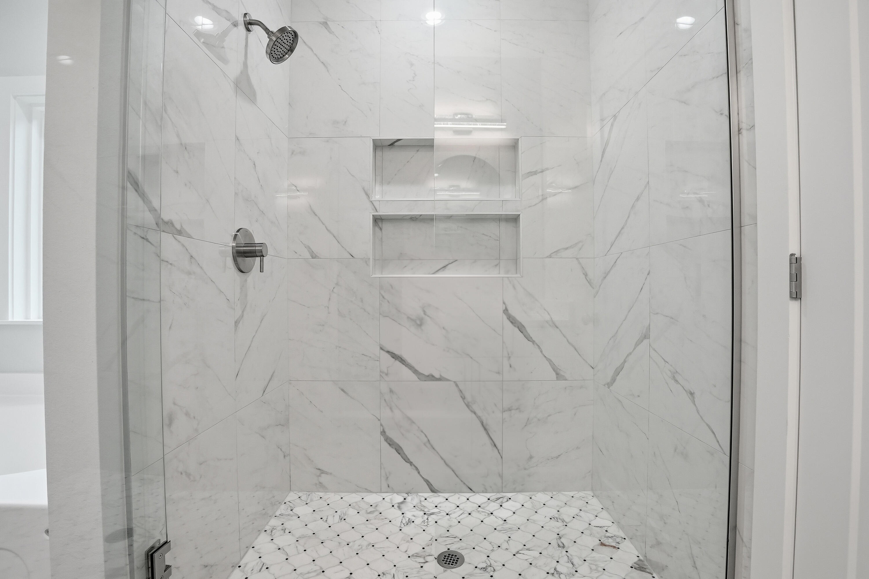 SHALIMAR S/D LOT 8 BLK 5 - Residential