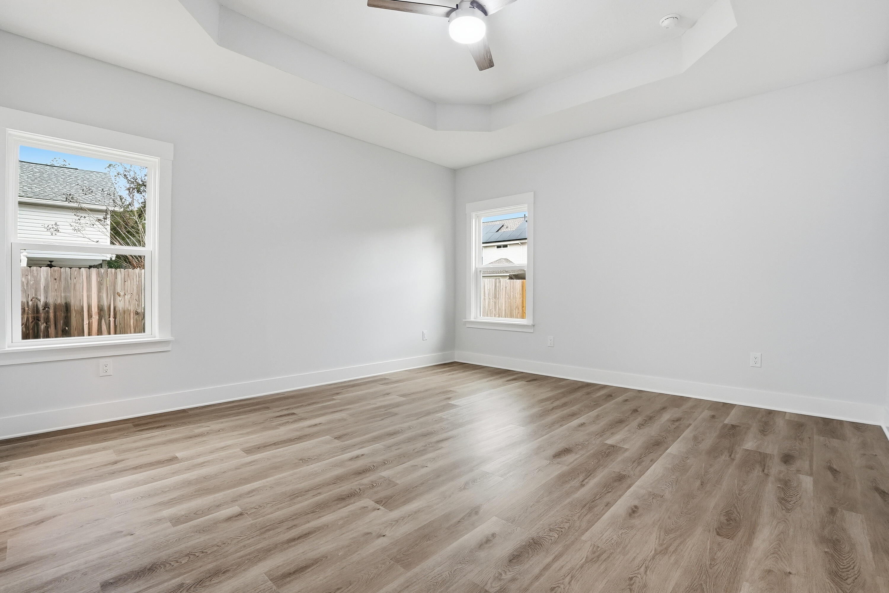 SHALIMAR S/D LOT 8 BLK 5 - Residential