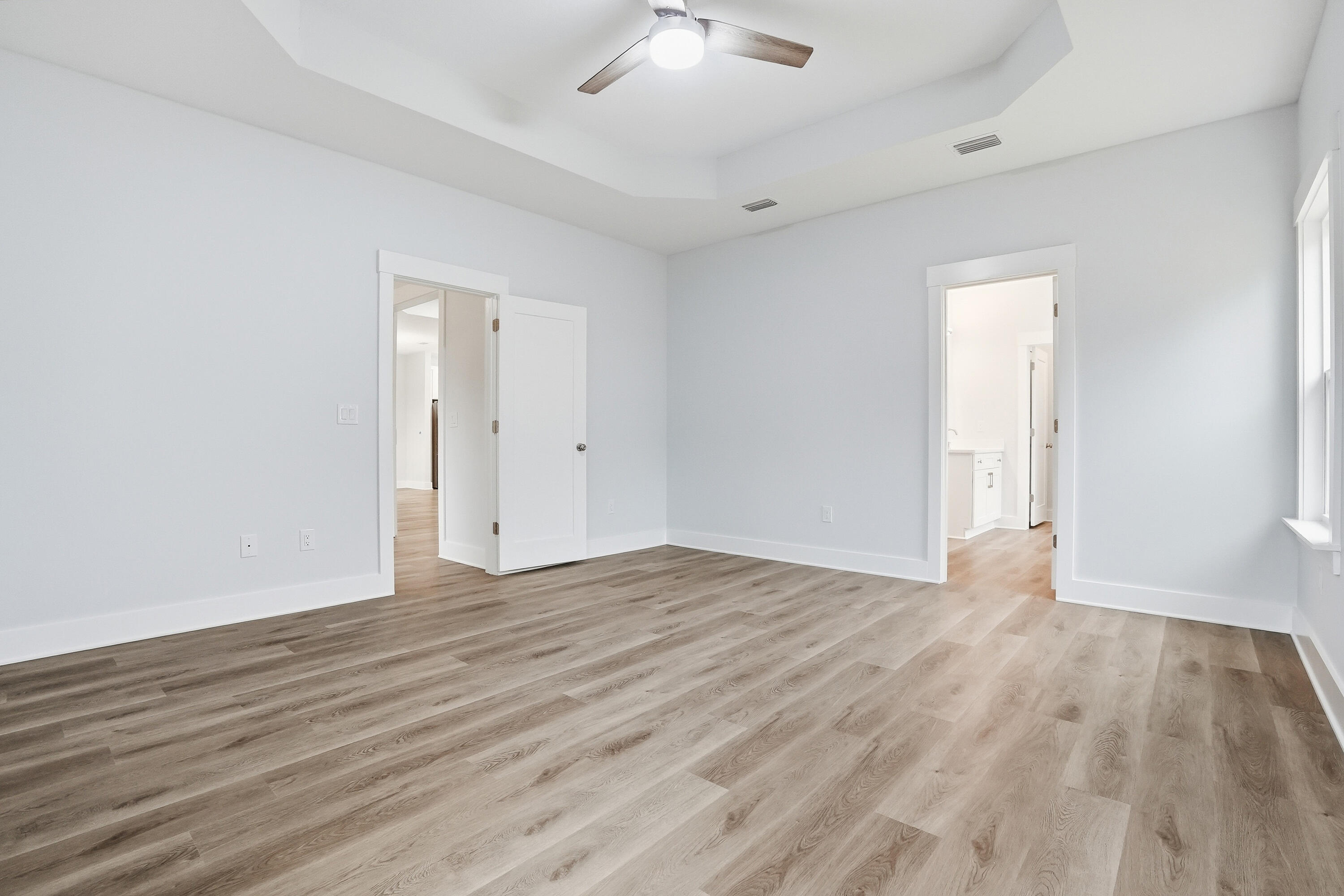 SHALIMAR S/D LOT 8 BLK 5 - Residential