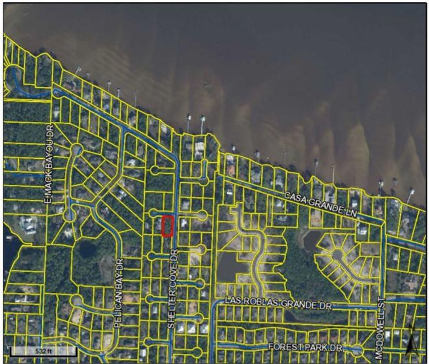 Great location and no homeowner's fees!Located north of 98, near the bay, hospital, Grand Blvd, Silver Sands Outlets, beaches, parks and golf courses near by.