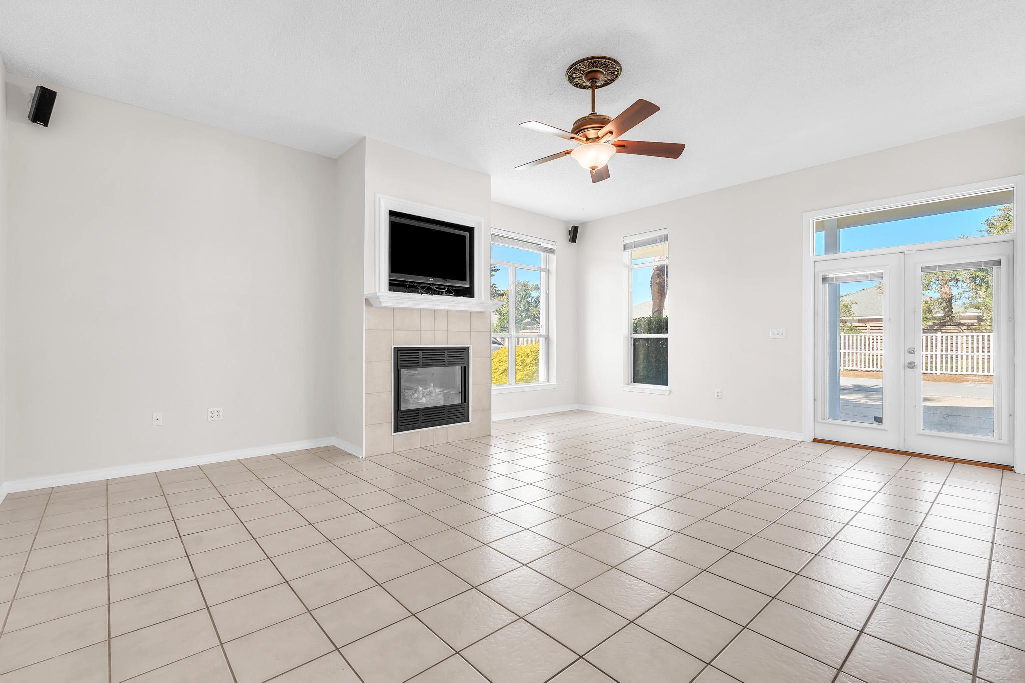 MARAVILLA COTTAGES - Residential Lease